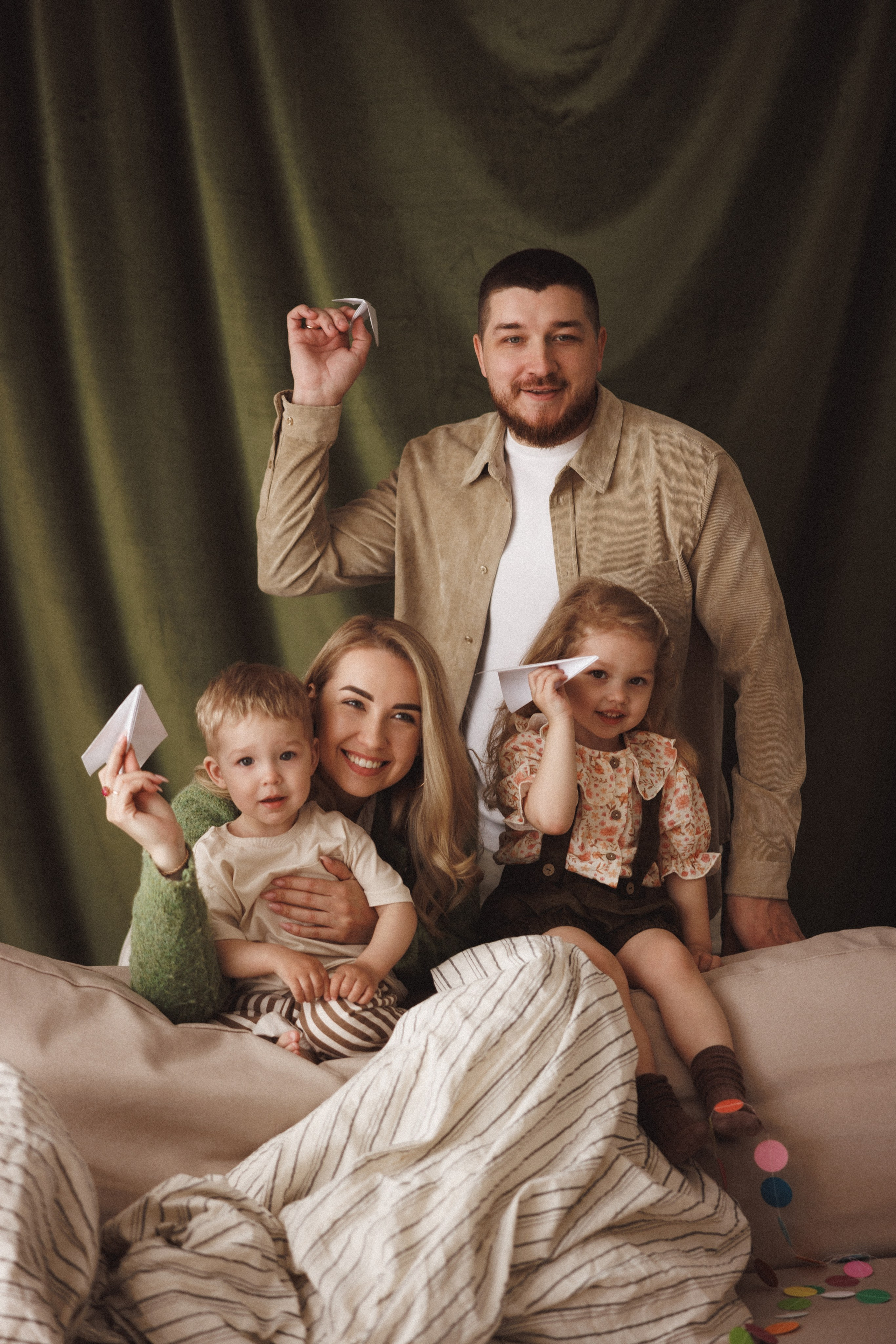 Семейная фотосессия в фотостудии «Mestone», город Краснодар. Семейный и детский фотограф в Краснодаре Анна Трашкова