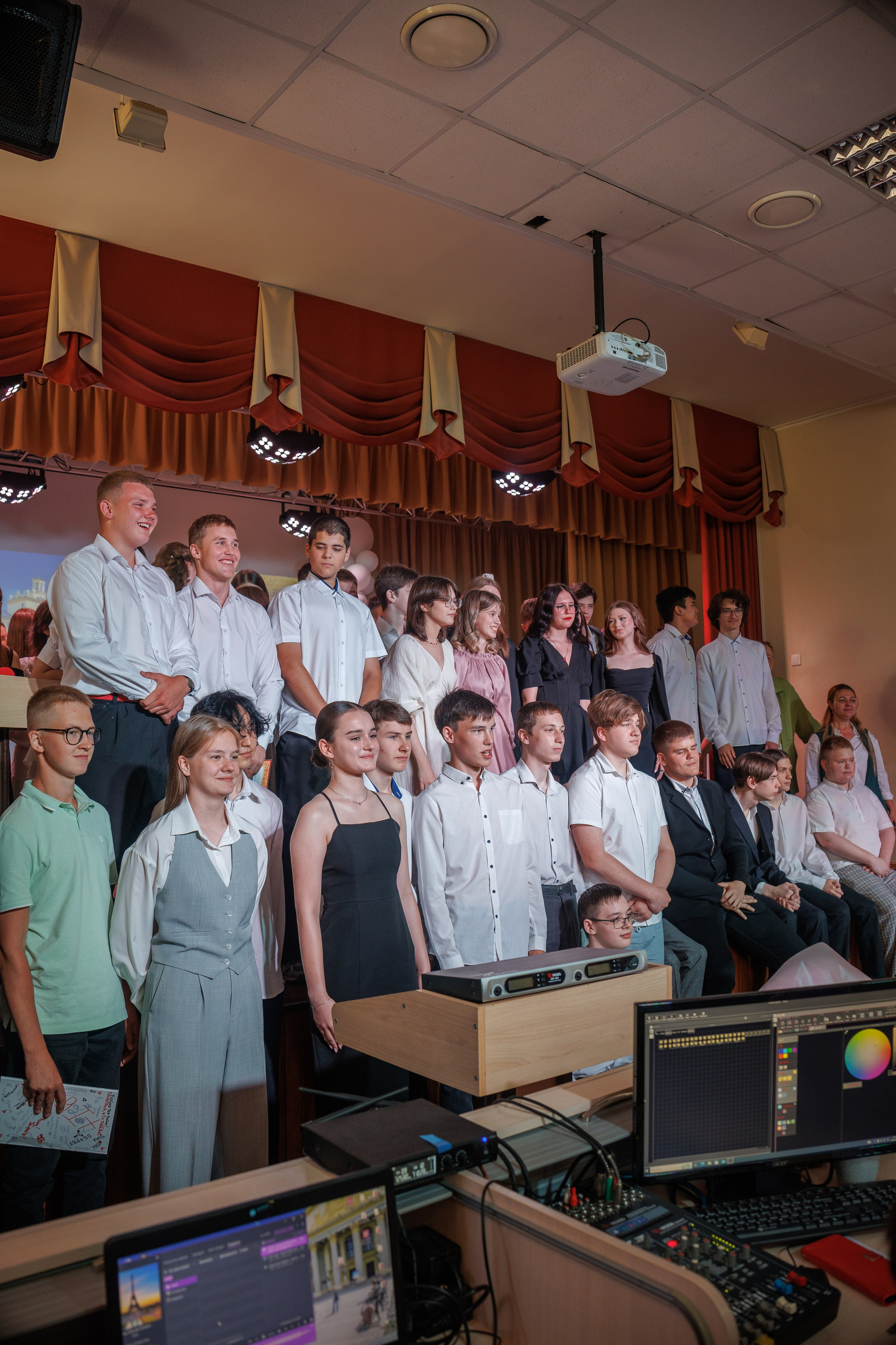 Вручение аттестатов. Свадебный и семейный фотограф в Новосибирске Ирина Дорошкова