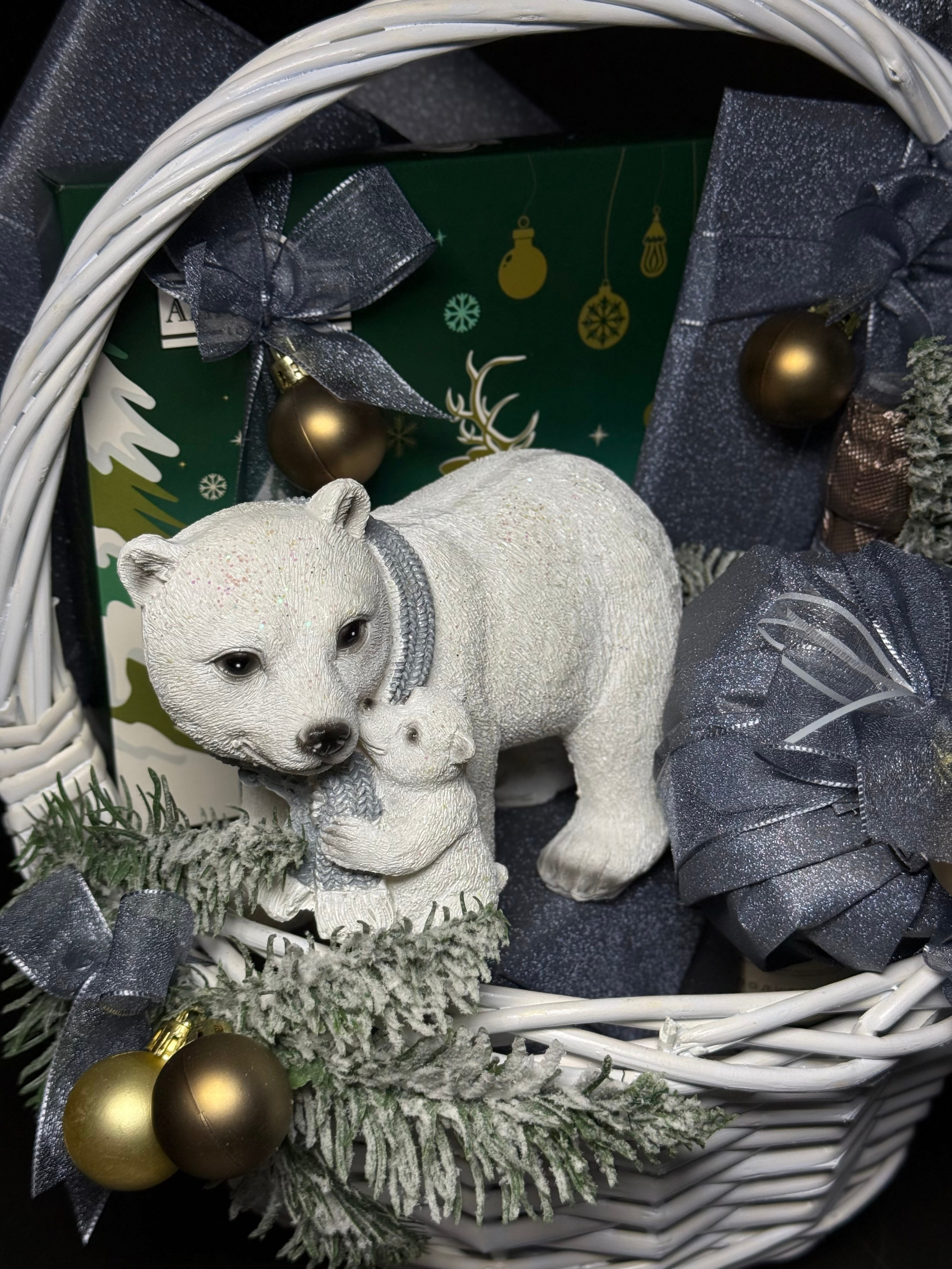 Новогодняя корзина. Студия подарочных наборов «Владия»