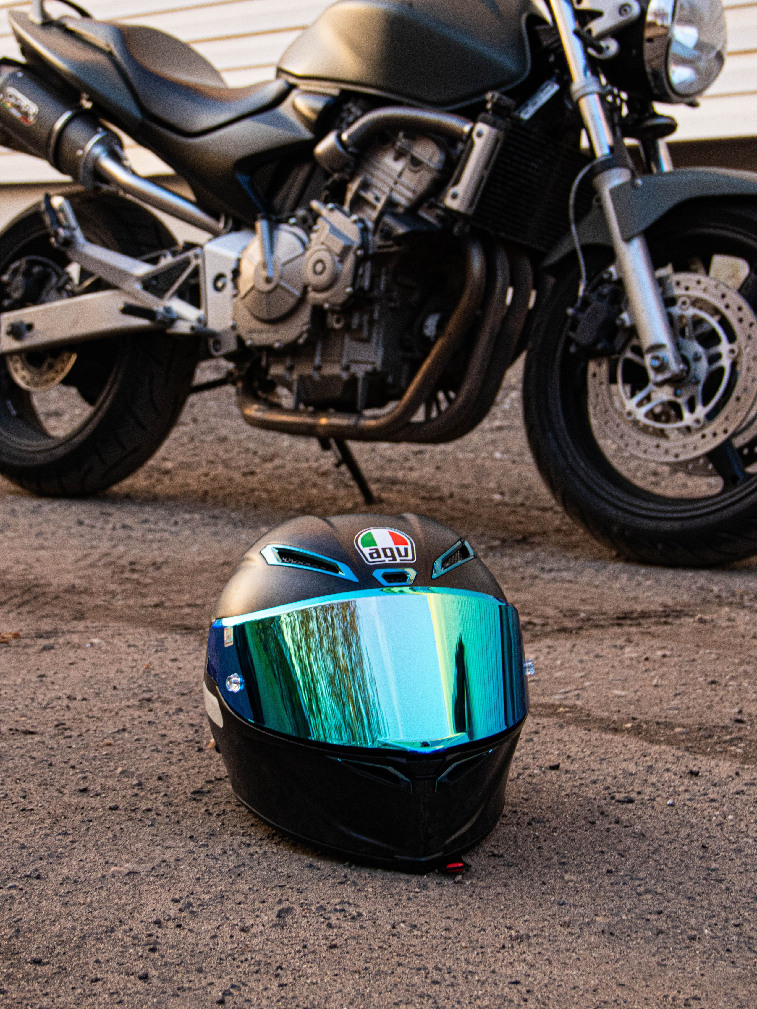 Мотоциклетный шлем. «Матрица»