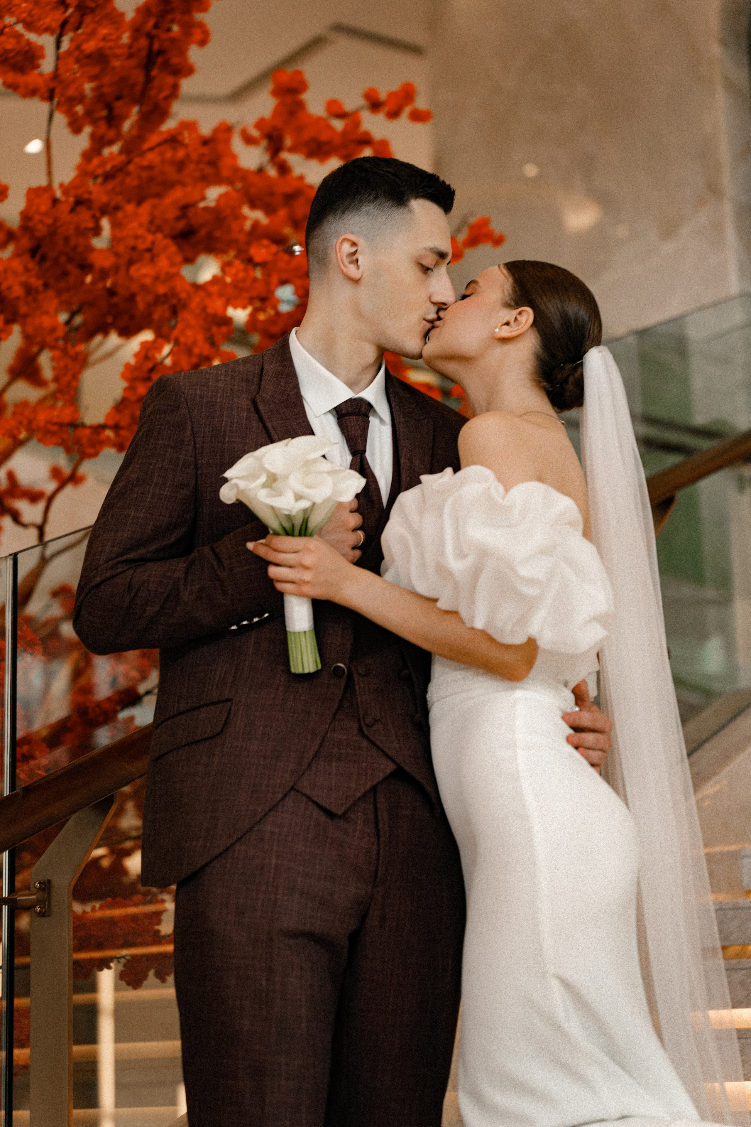 Свадебная фотосессия в Бутырском ЗАГС (Дворец Бракосочетания № 4) и прогулка в отеле Solux (Солюкс)