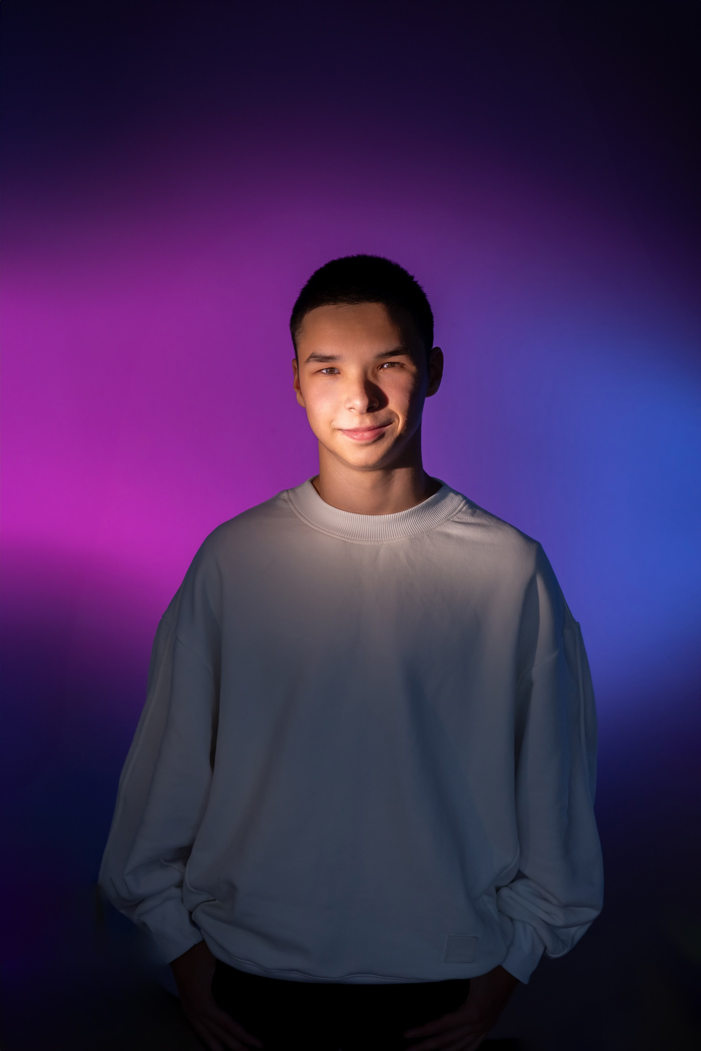 В школе, портреты с цветной подсветкой. Ольга Плаксина фотограф в Саратове