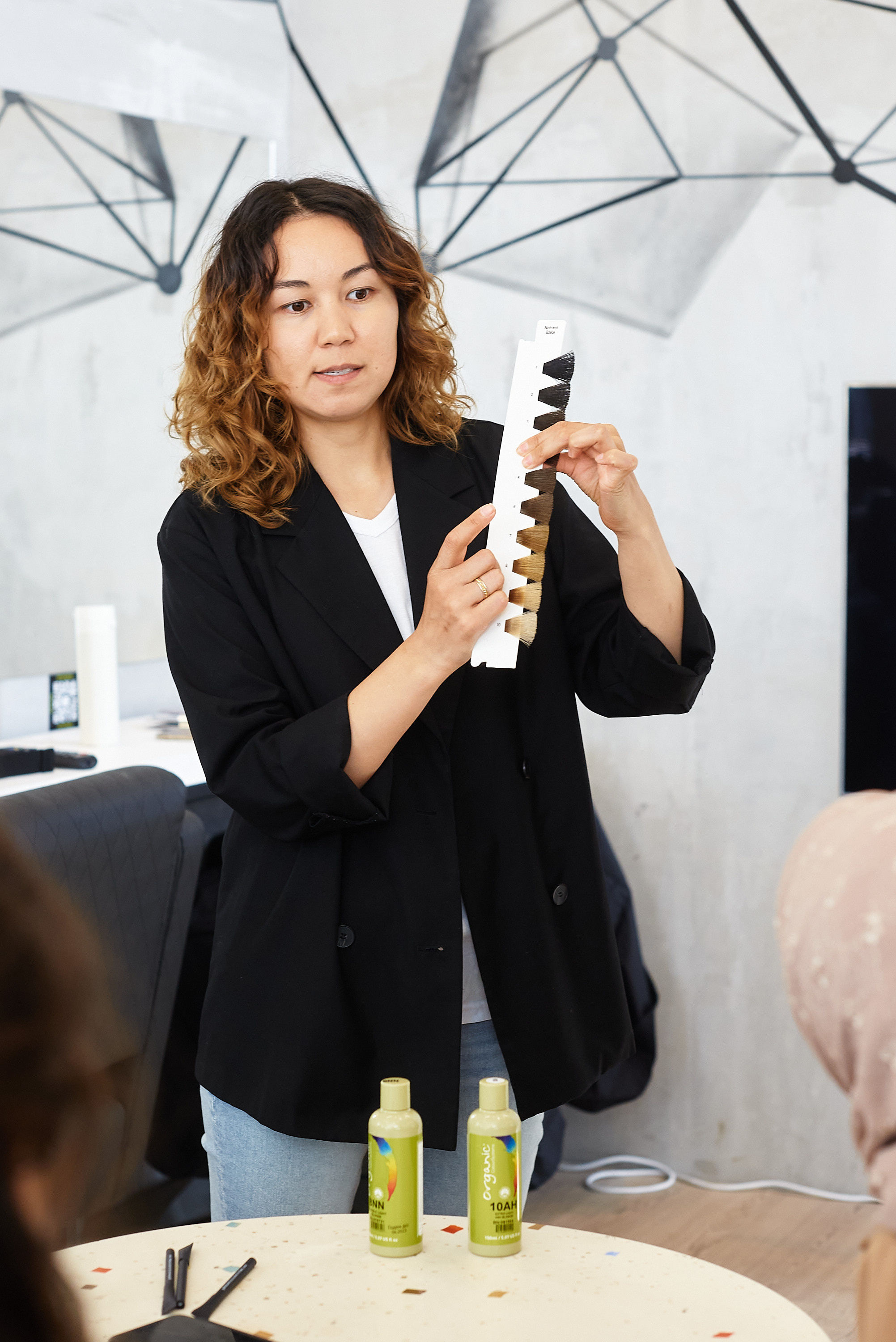 Репортажная съёмка базового семинара Organic Colour Systems. Артём Савиных — профессиональный фотограф в Москве | Репортажи, свадьбы, портреты