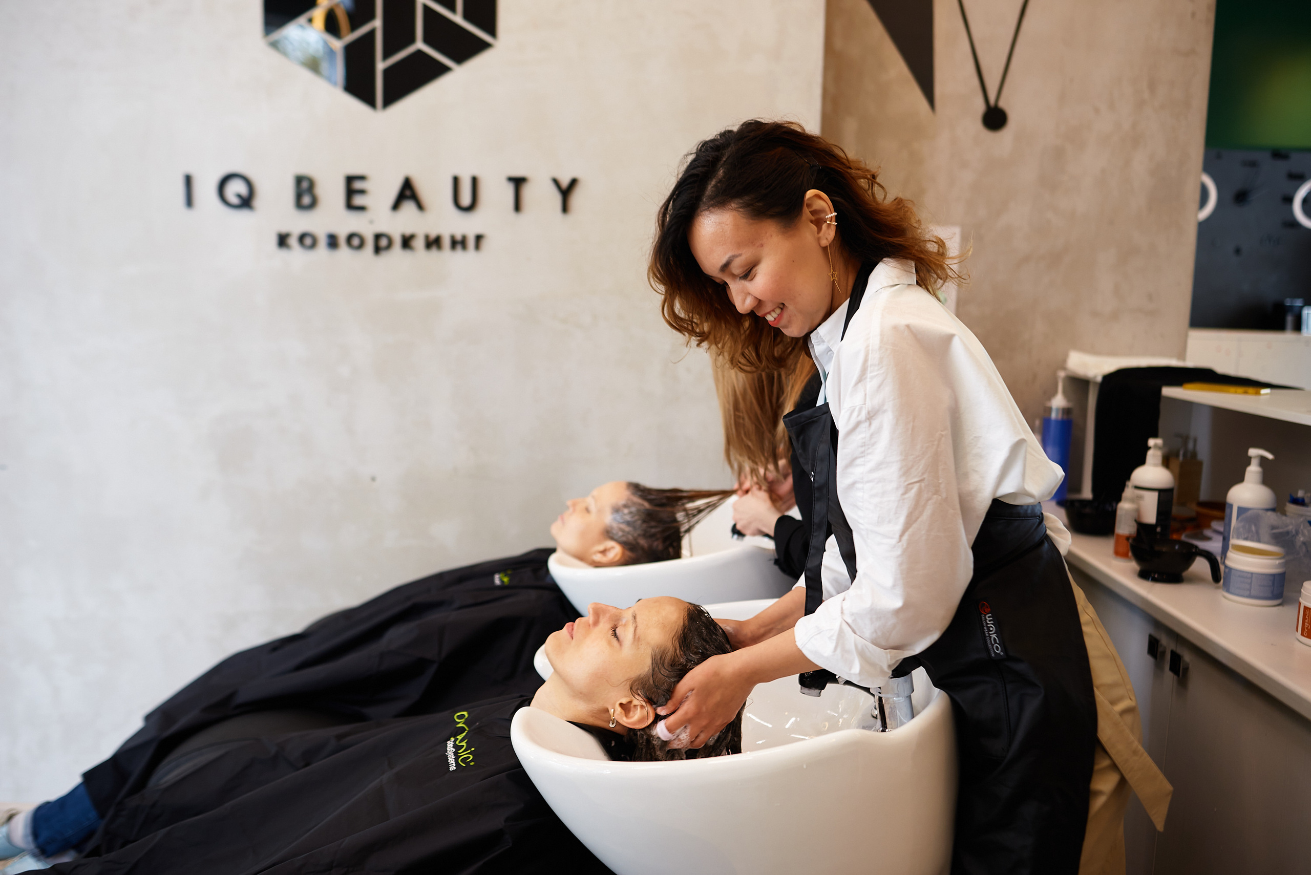 Репортажная съёмка базового семинара Organic Colour Systems. Артём Савиных — профессиональный фотограф в Москве | Репортажи, свадьбы, портреты