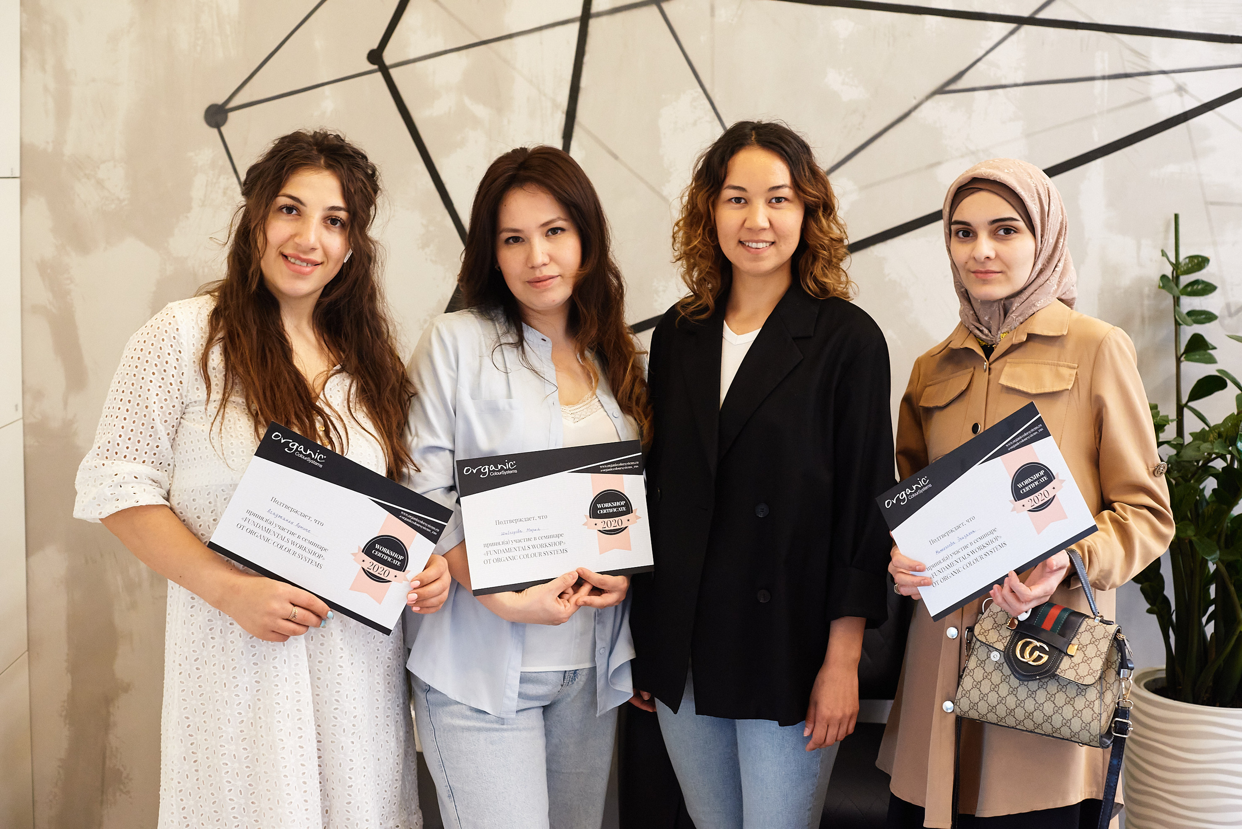 Репортажная съёмка базового семинара Organic Colour Systems. Артём Савиных — профессиональный фотограф в Москве | Репортажи, свадьбы, портреты