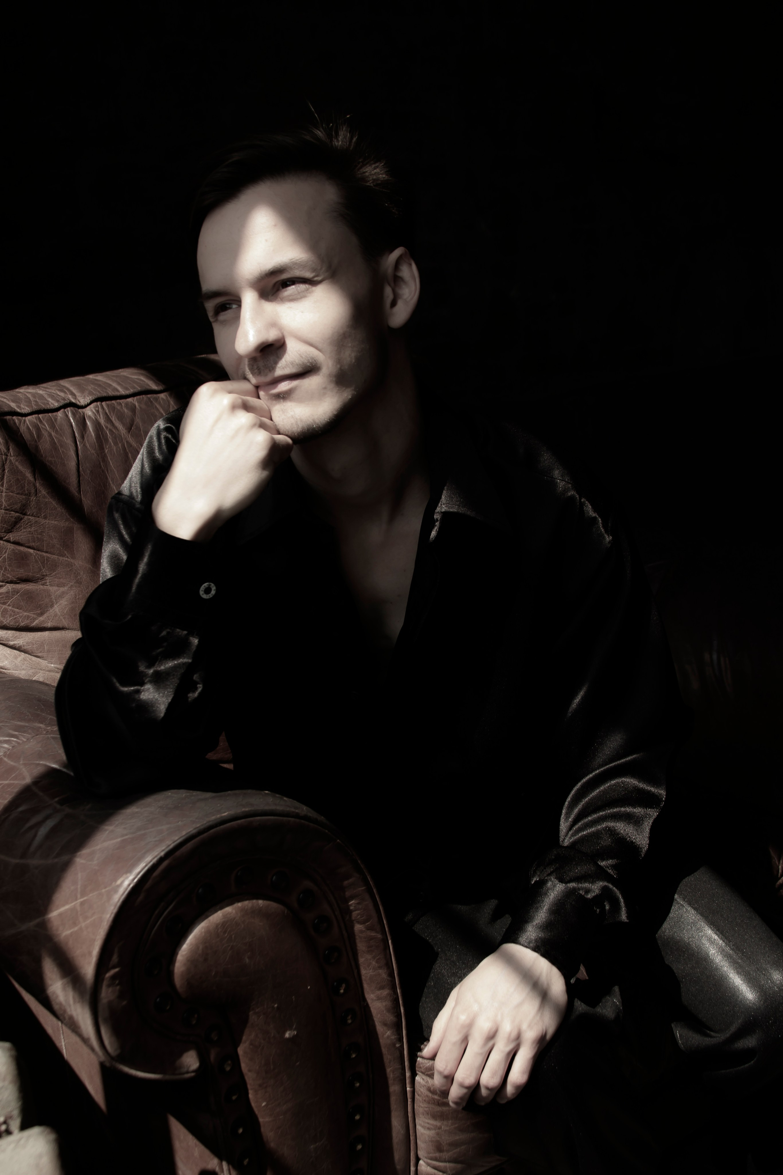 Фотосессия «Черное пальто». Портретный фотограф в Москве и Московской области Гнутиков Сергей