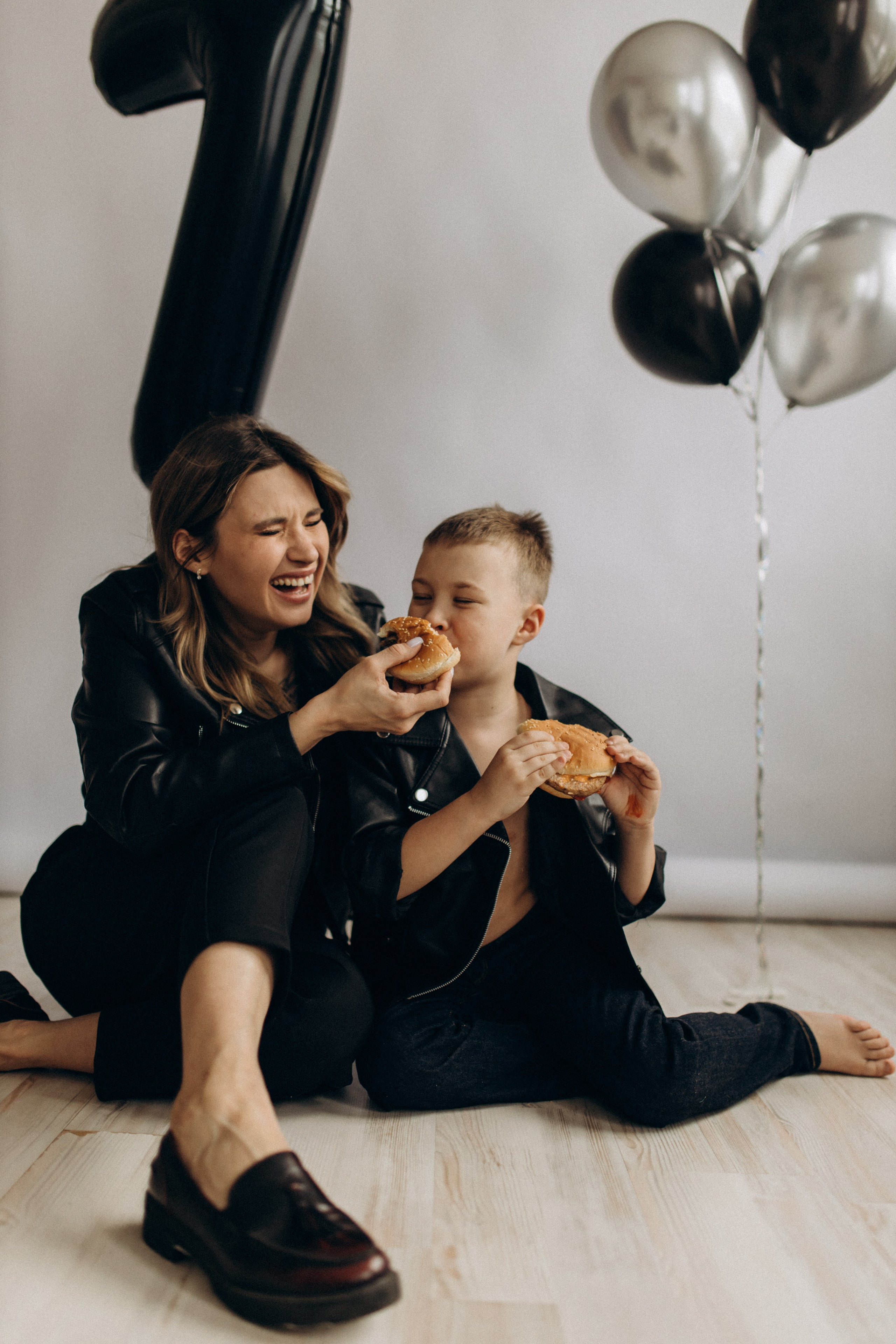 Арсений с мамой. Услуги