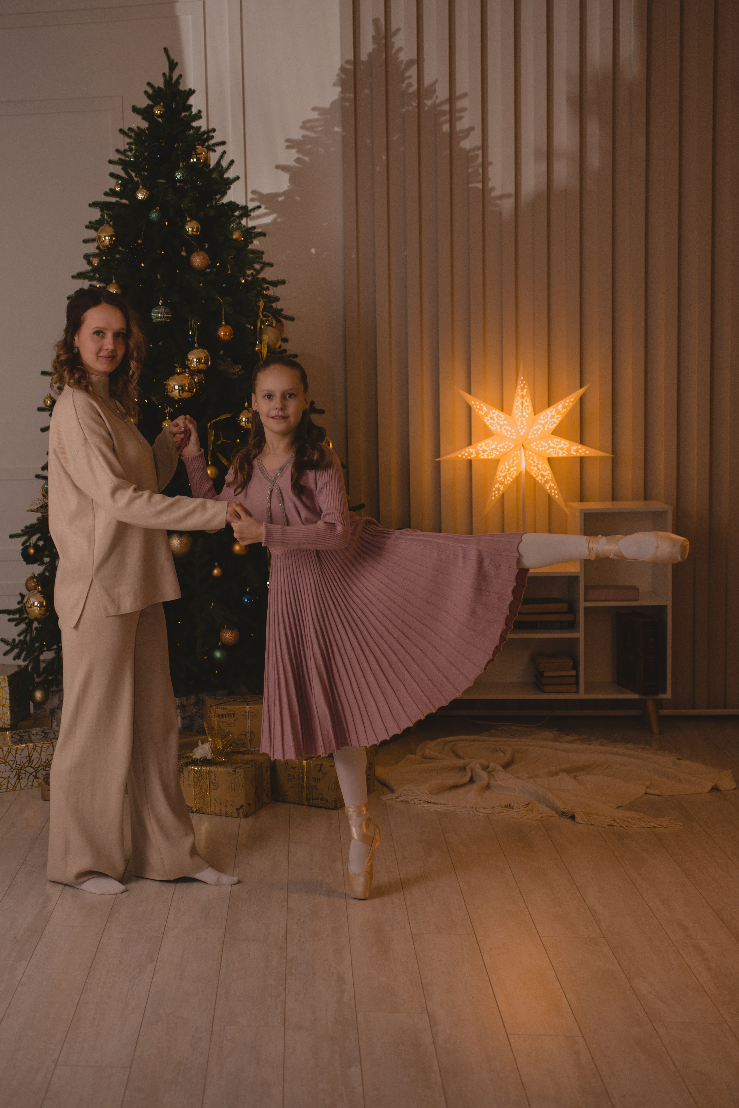 Юля и Настя в студии. Фотограф Людмила Белова