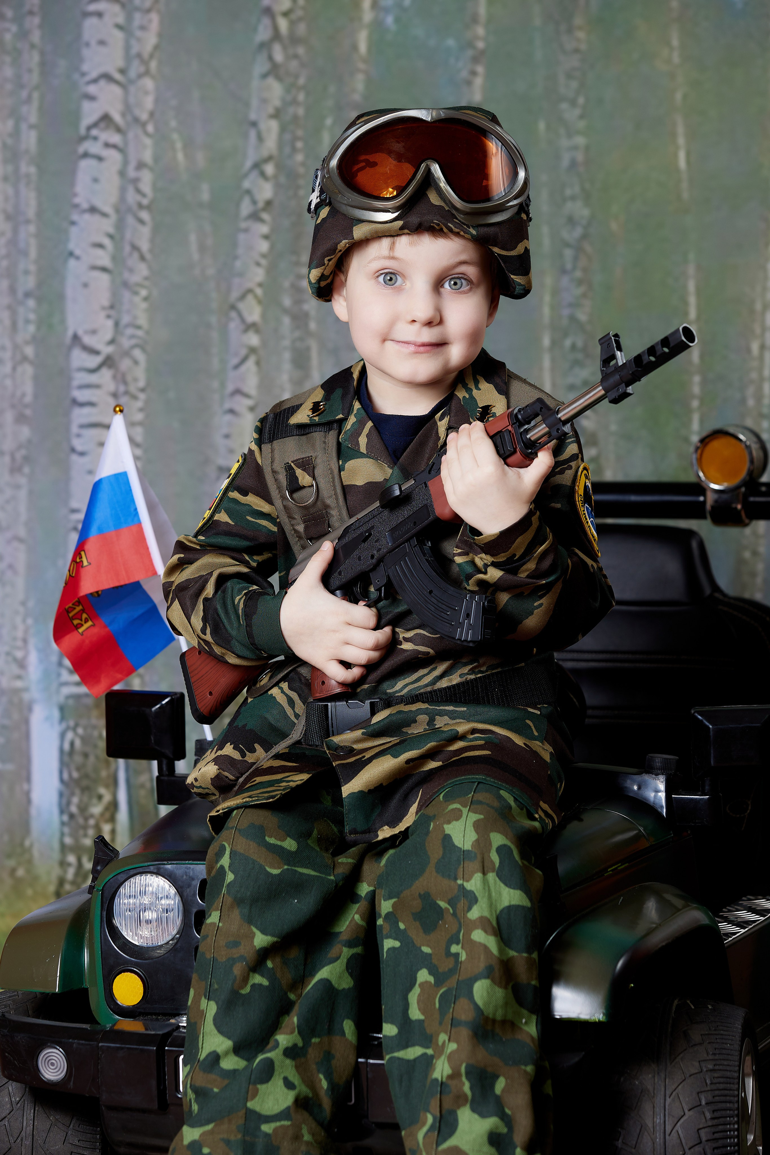 Военный автомобиль. Детская выездная фотостудия