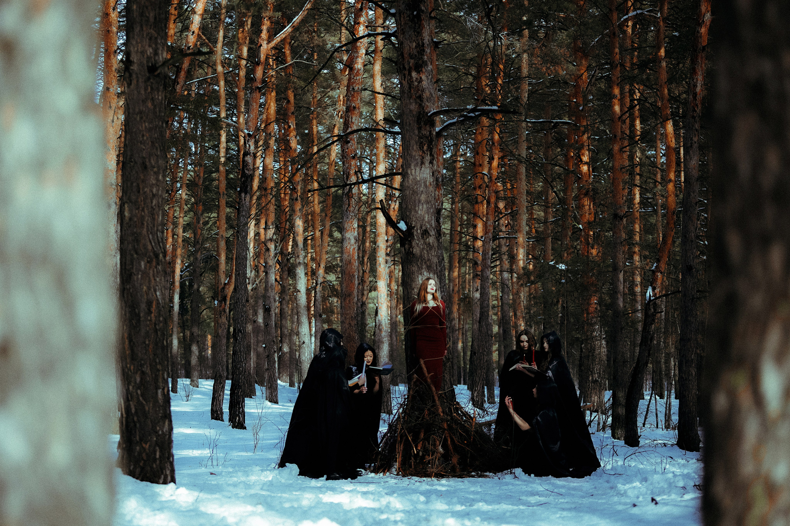 Кончились времена охоты на ведьм — теперь ведьмы охотятся на нас. Фотограф|Катя Рикошетер