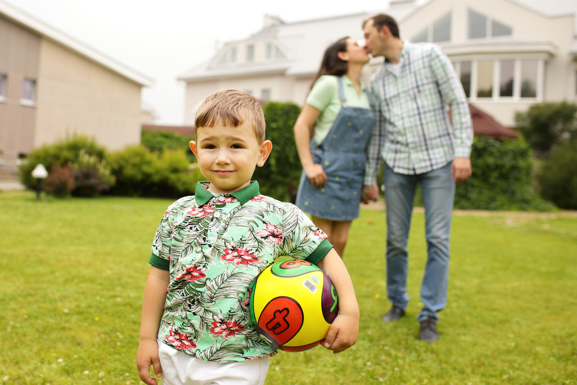 Семейные фотосессии на улице. Свадебный и семейный фотограф и видеограф в Екатеринбурге Полянские Тимур и Анастасия