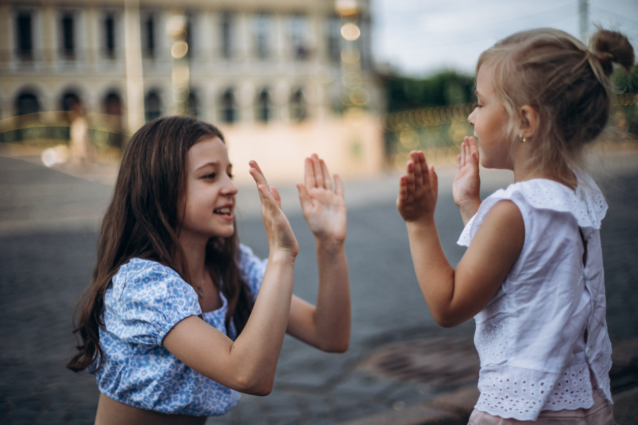 Дарья с семьей в июне. Фотопрогулка в Петербурге. Индивидуальный и семейный фотограф в Санкт-Петербурге