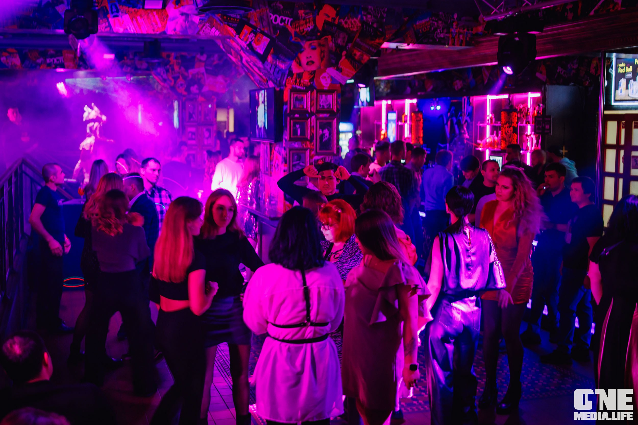Фоторепортаж из бара XxxX. One Media Life: фоторепортажи, фотоотчеты с мероприятий и заведений