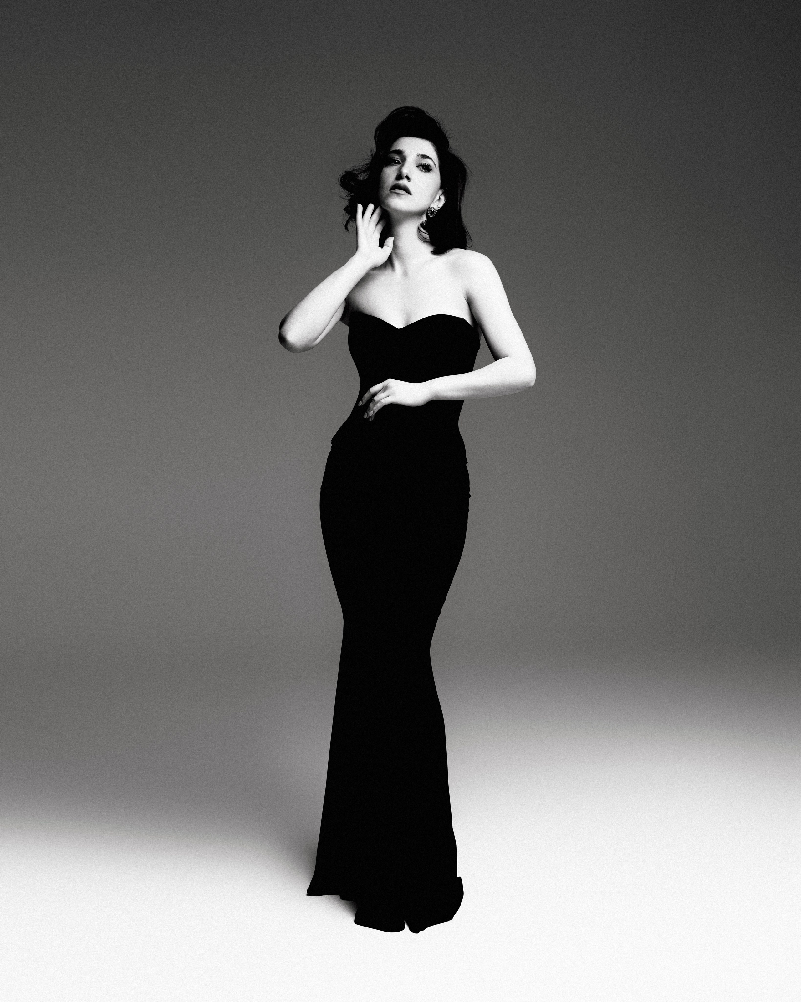 Найка Казиева (Женский стендап ТНТ). Shakhveledova.ru