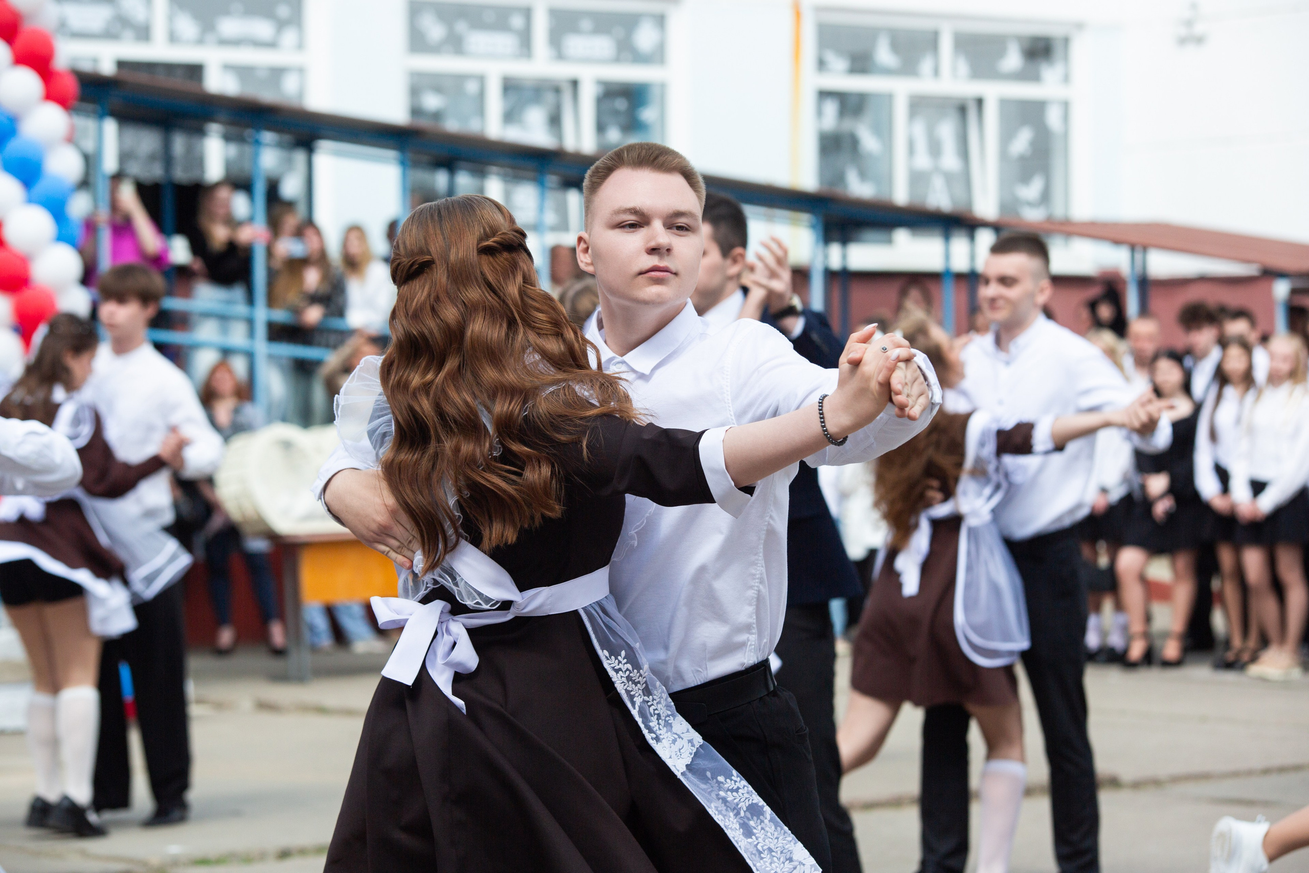 ПОСЛЕДНИЙ ЗВОНОК 2025 9 ШКОЛА. ТВОЙ АЛЬБОМ / ТВОИ ПРАВИЛА