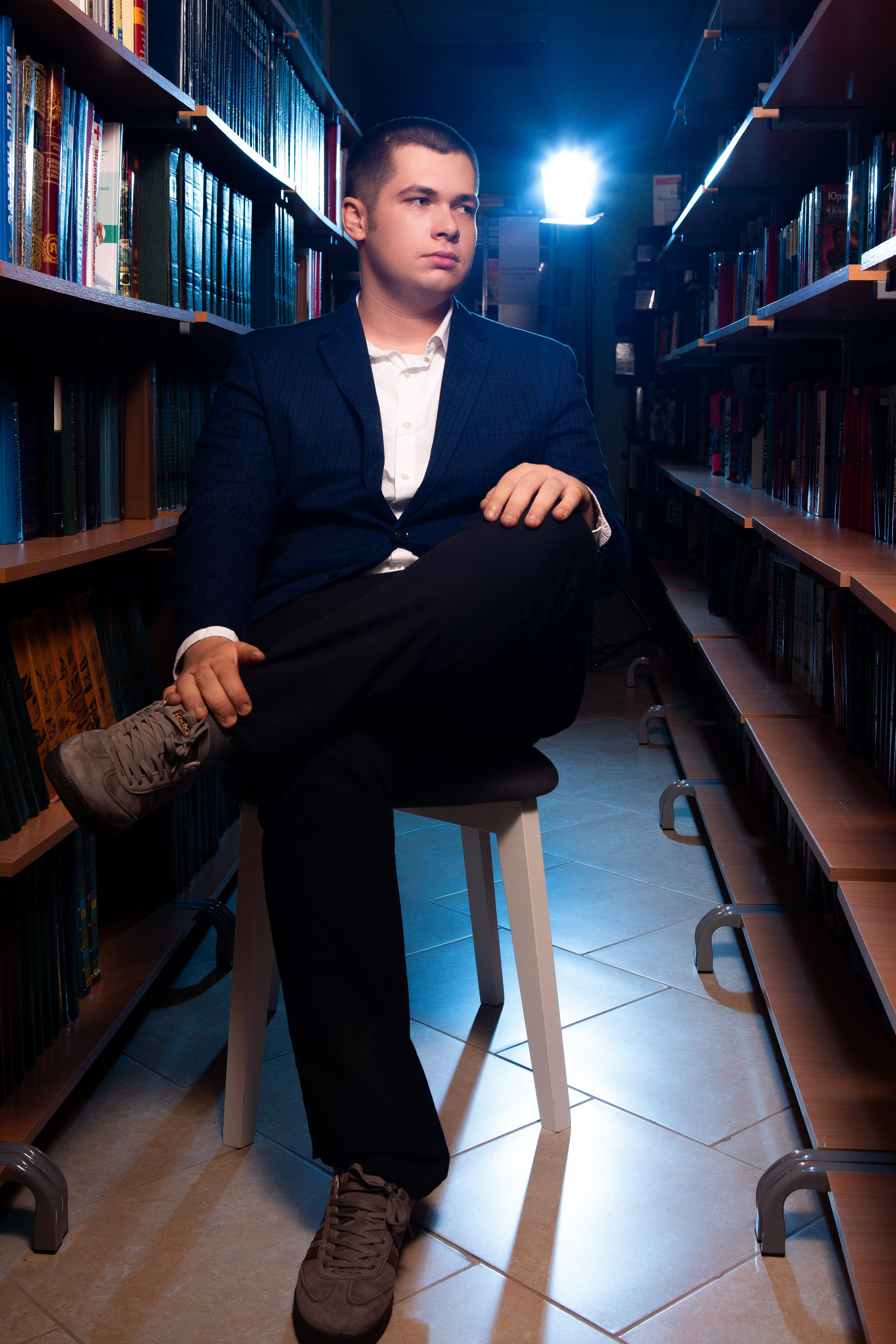 СЪЕМКА ПОРТРЕТОВ В БИБЛИОТЕКЕ ДЛЯ 11 КЛАССОВ-2. ТВОЙ АЛЬБОМ / ТВОИ ПРАВИЛА