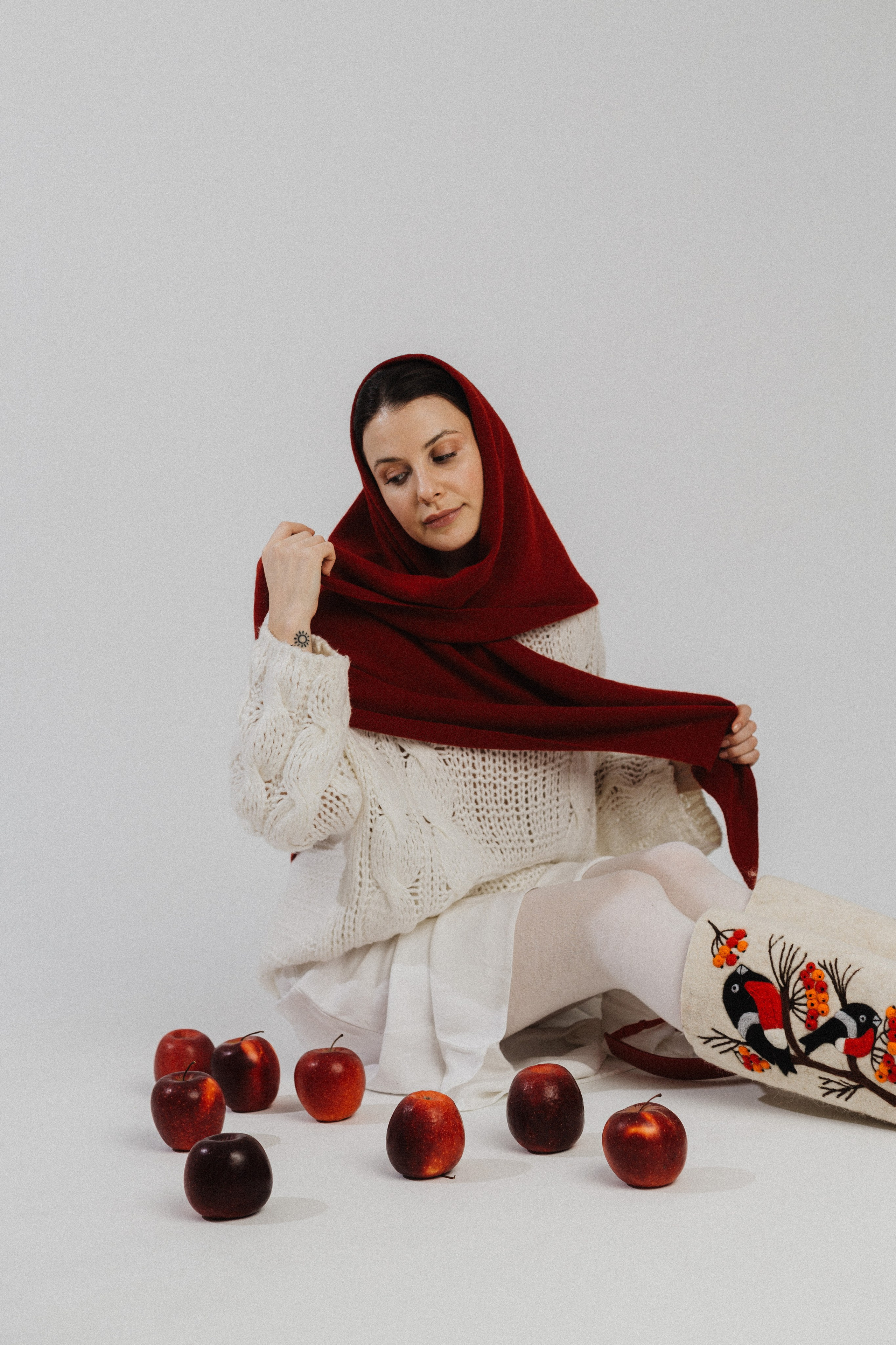 Аня с яблоками. Портретный фотограф Москва Юлия Трякина