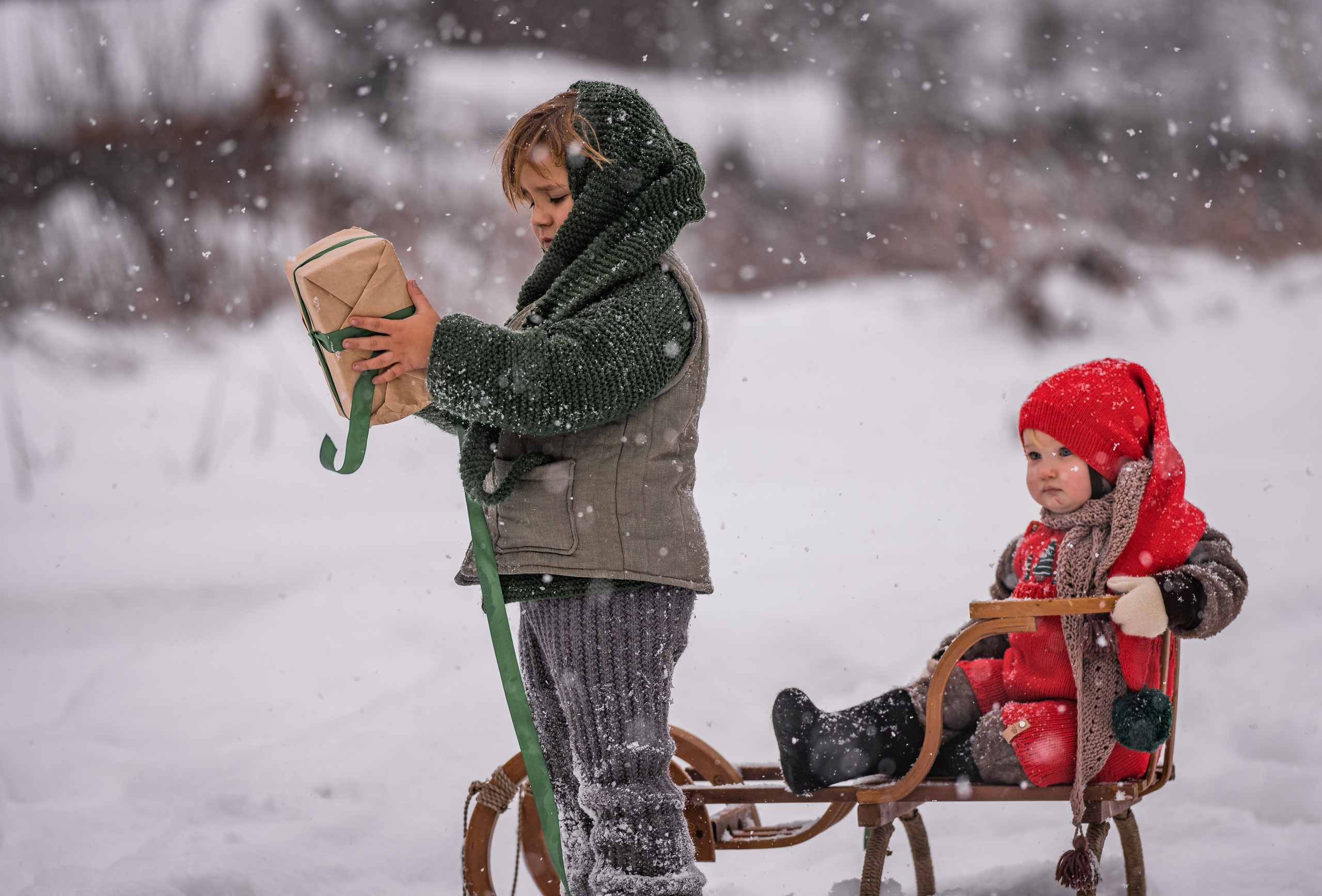 Снежная прогулка на санках. Семейный фотограф Ефремова Виктория