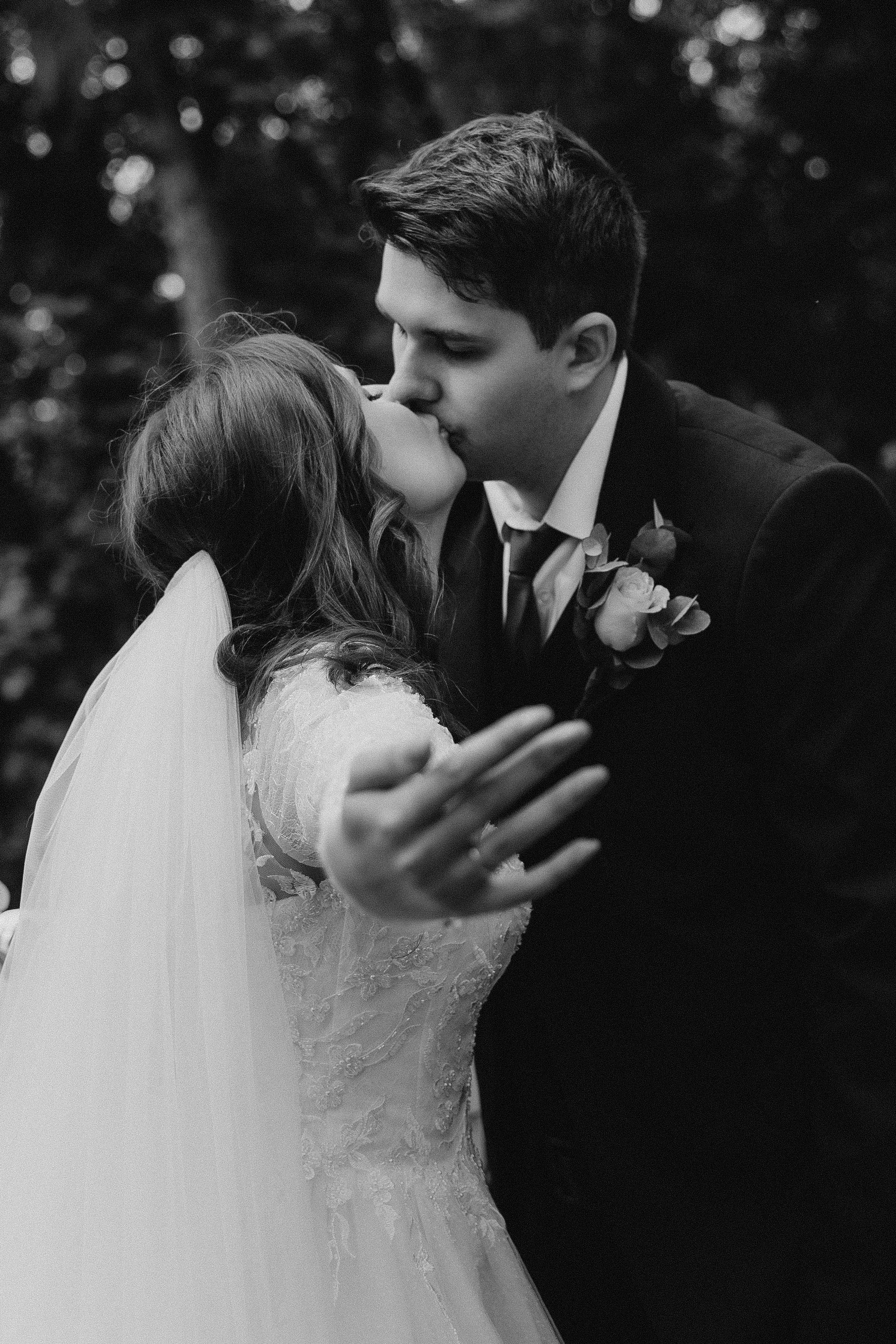 Фотосессия свадьбы Ивана и Александры в парке Горки Ленинские