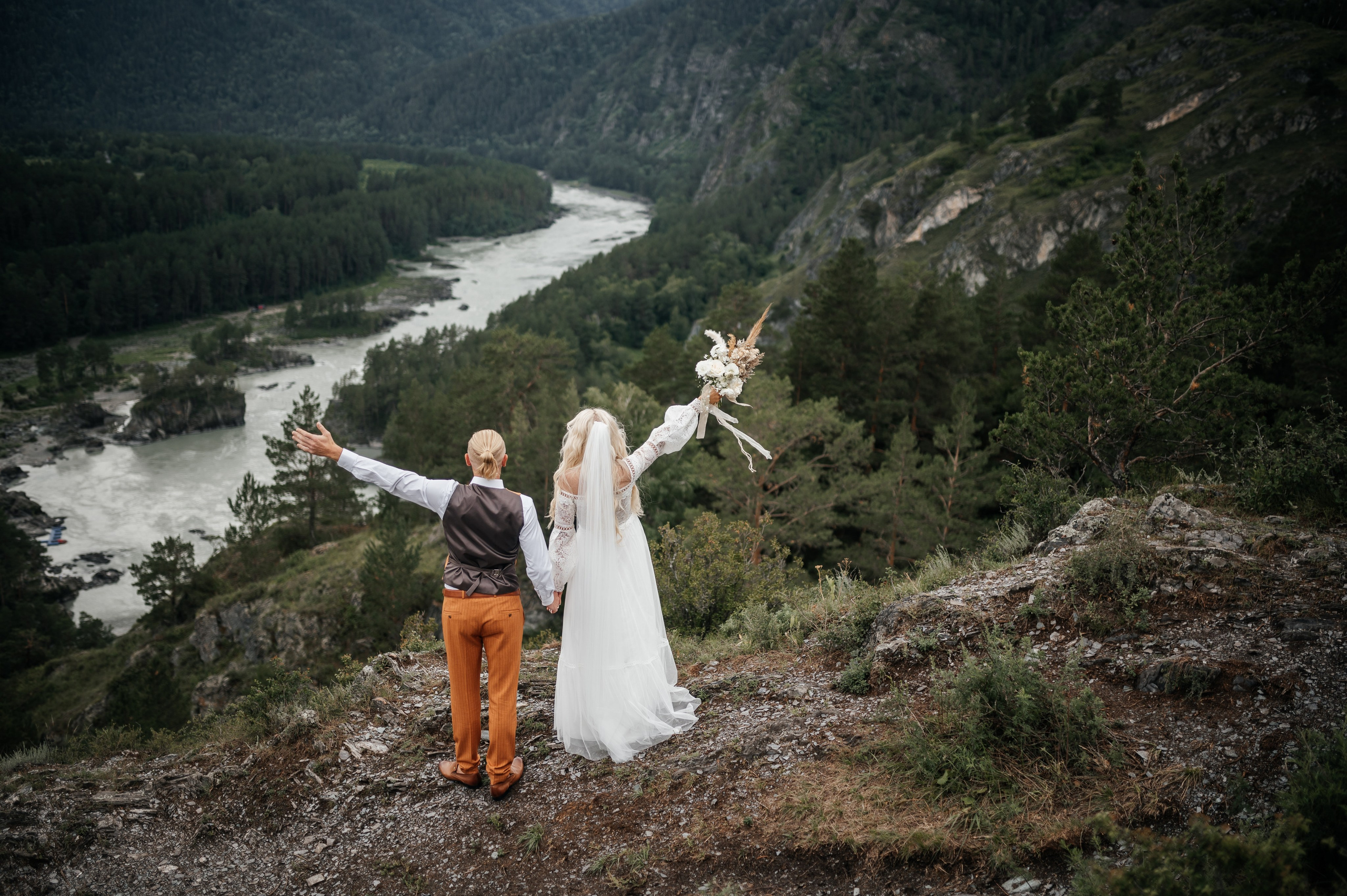 Паша и Даша. Свадебная  съемка на Алтае