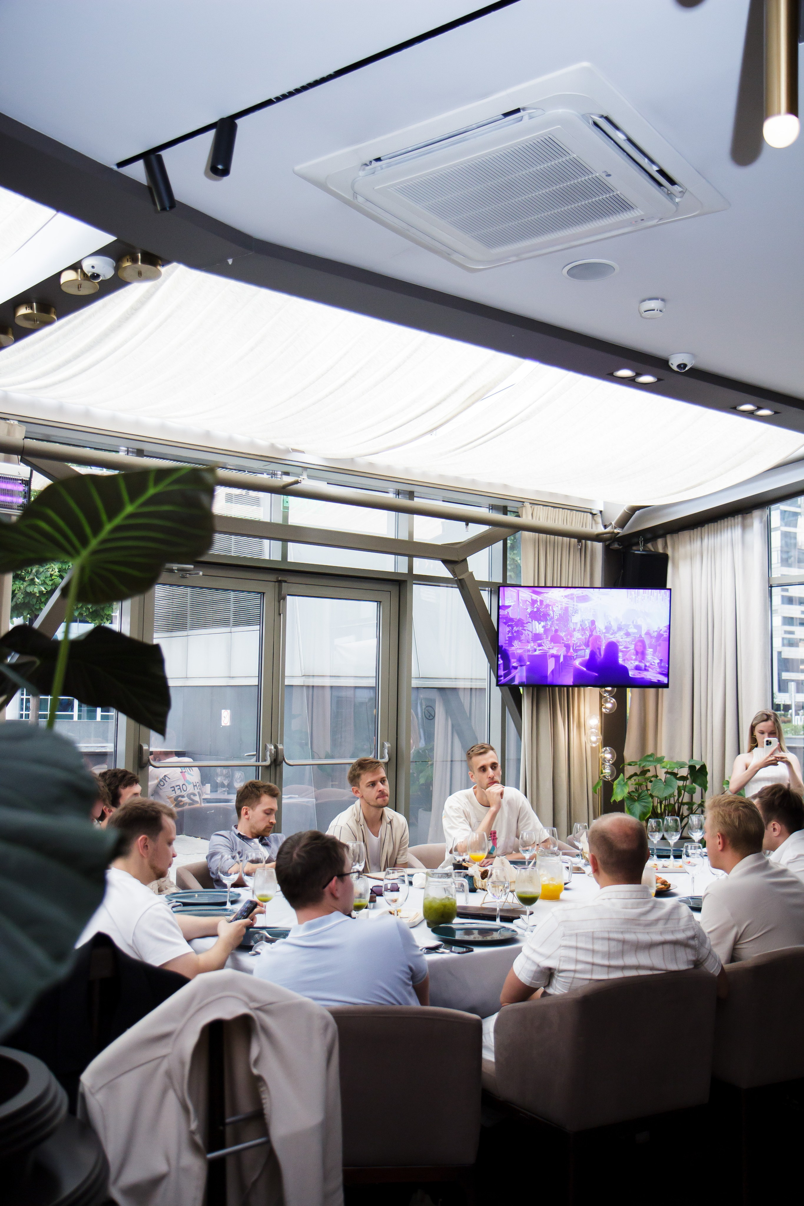 Бизнес-завтрак Германа Гаврилова. Фотограф Москва — личные фотосессии, лавстори в студии