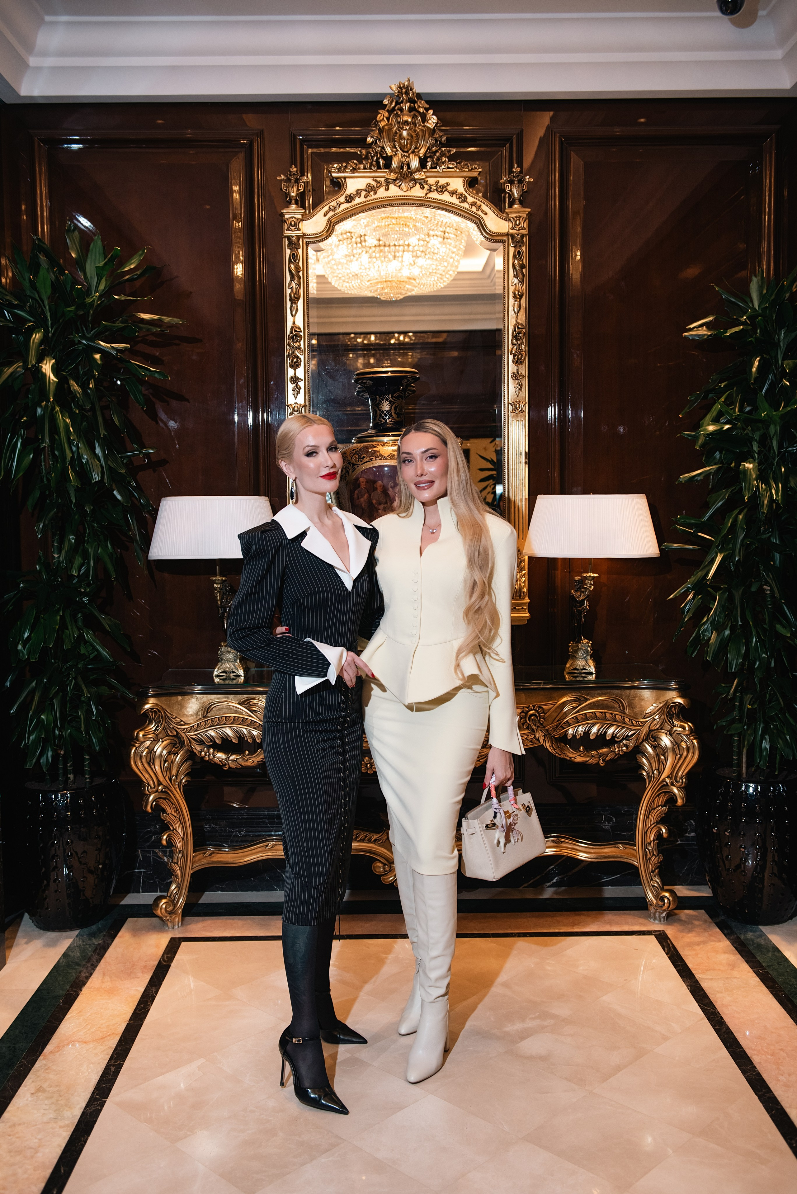 Блогеры, предприниматели. Фотограф, визажист. Москва