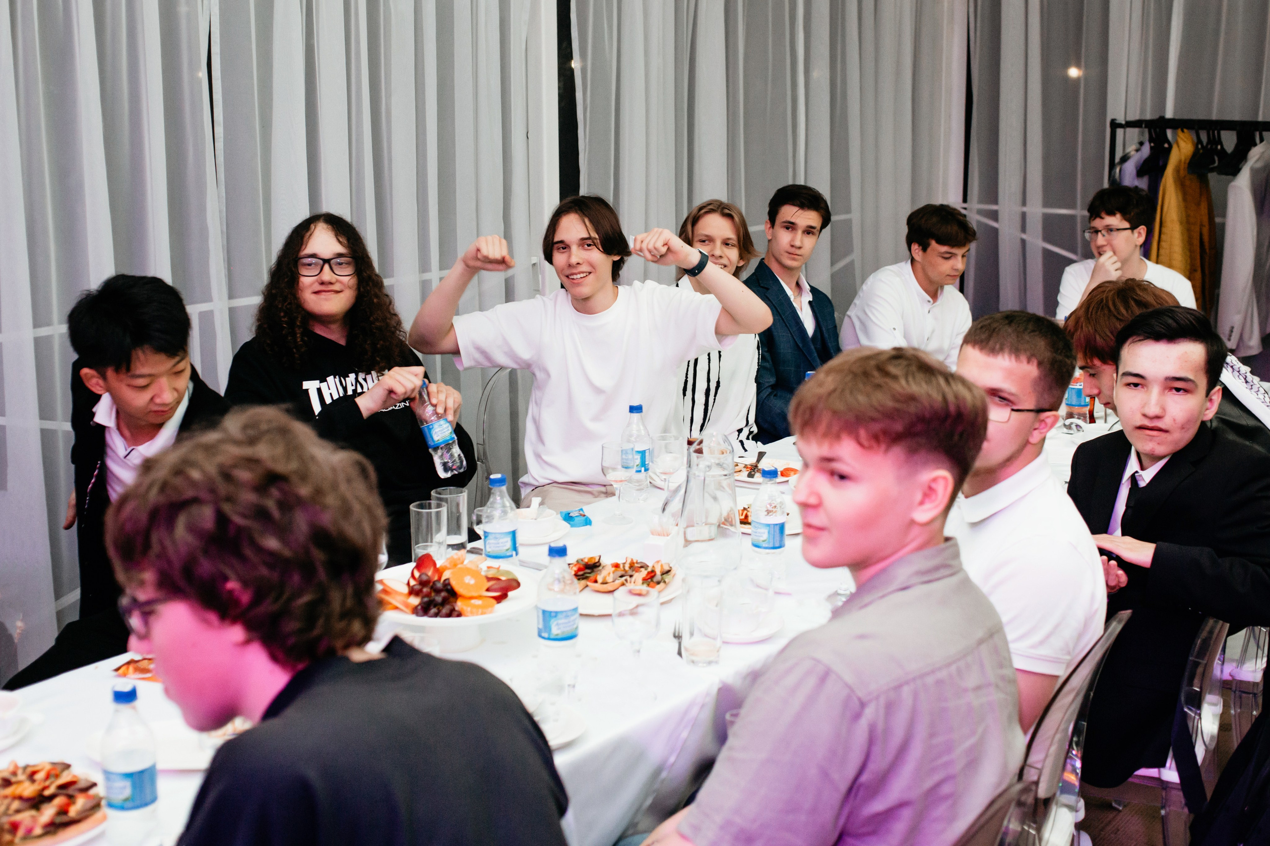 Выпускной 2025 (41 школа) 11 класс. Фотограф в Челябинске Ополихина Анна