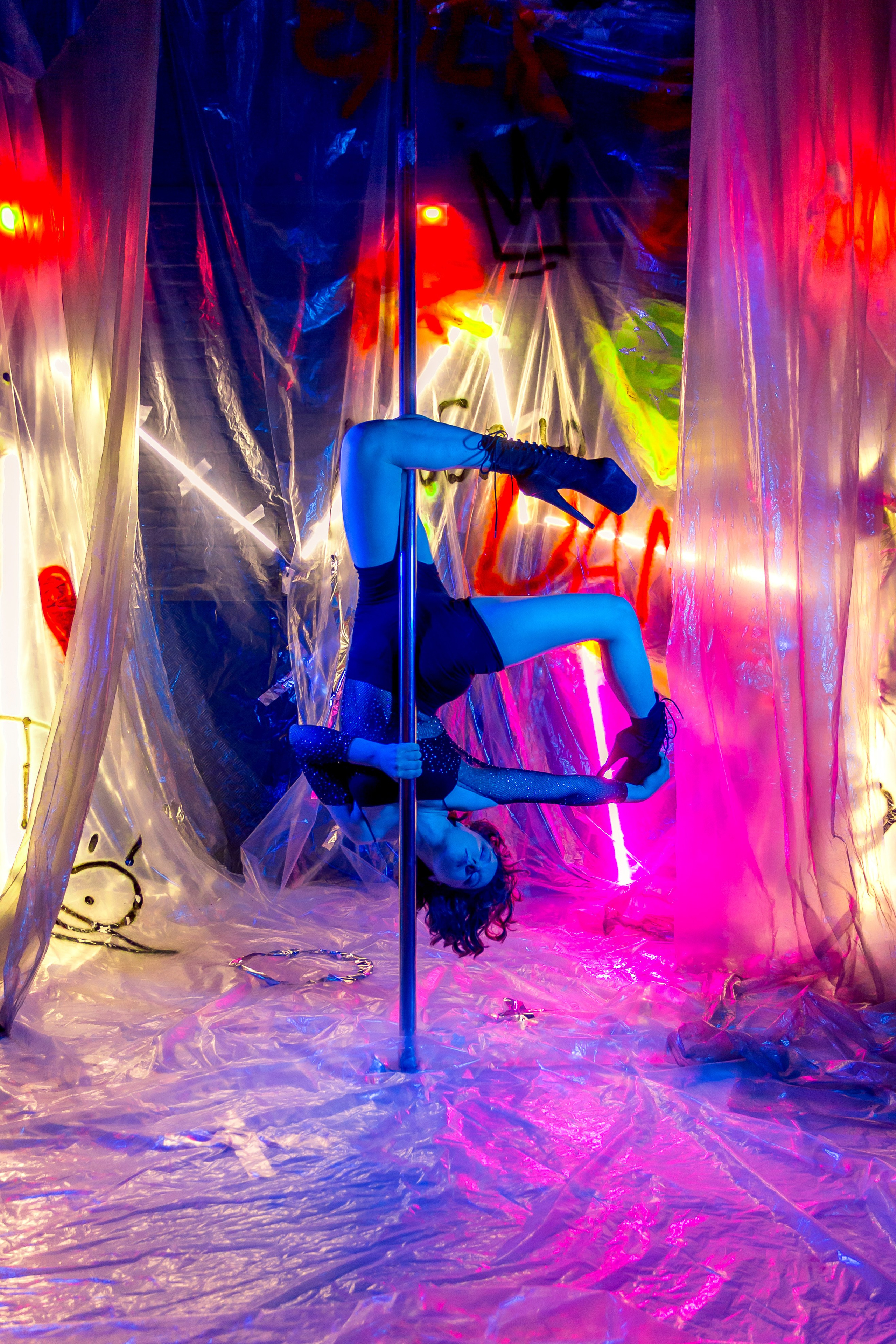 Тематическая фотосессия на пилоне