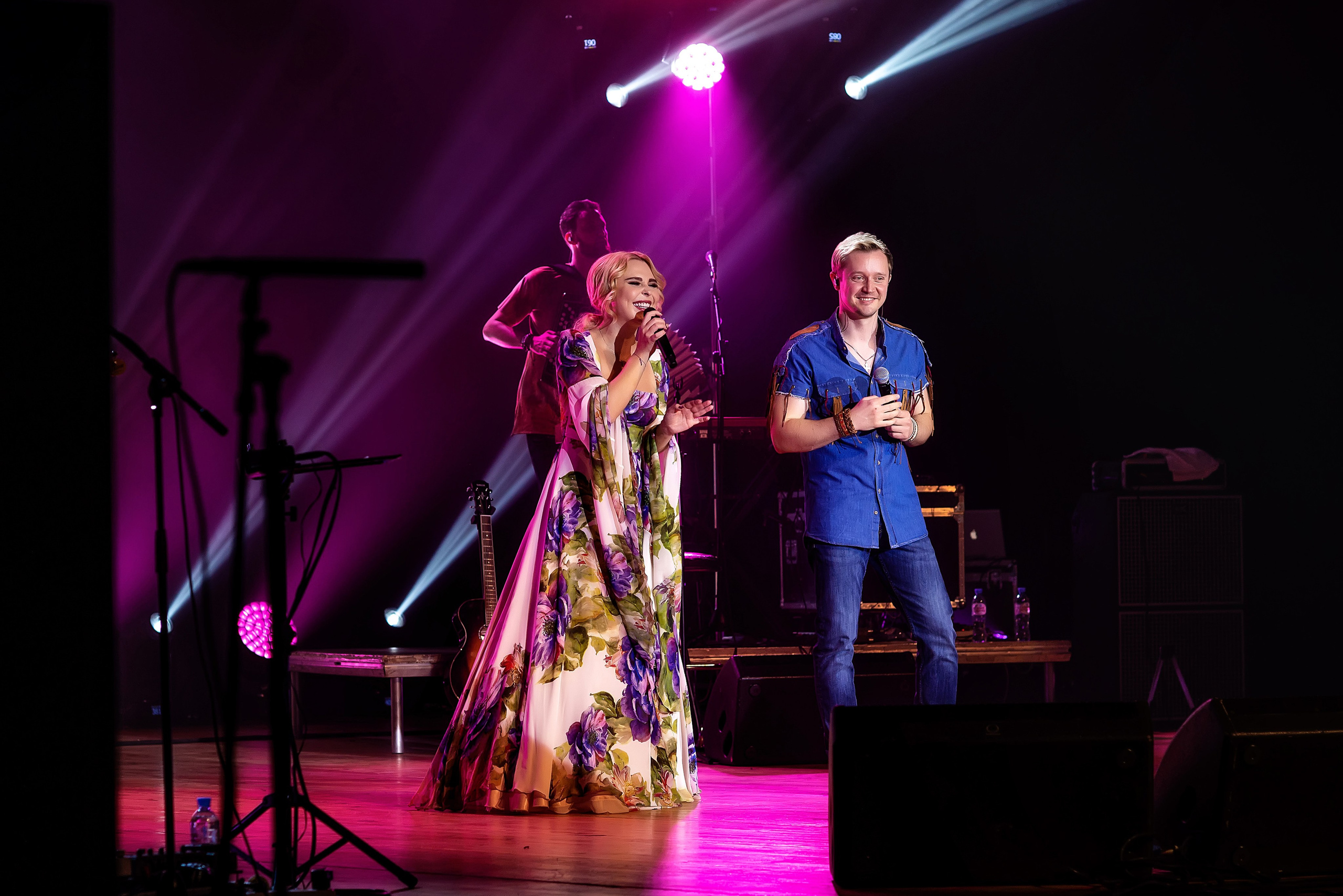 Концерт Пелагеи. Школьный, фэшн фотограф в Тюмени и в России Ирина Королева