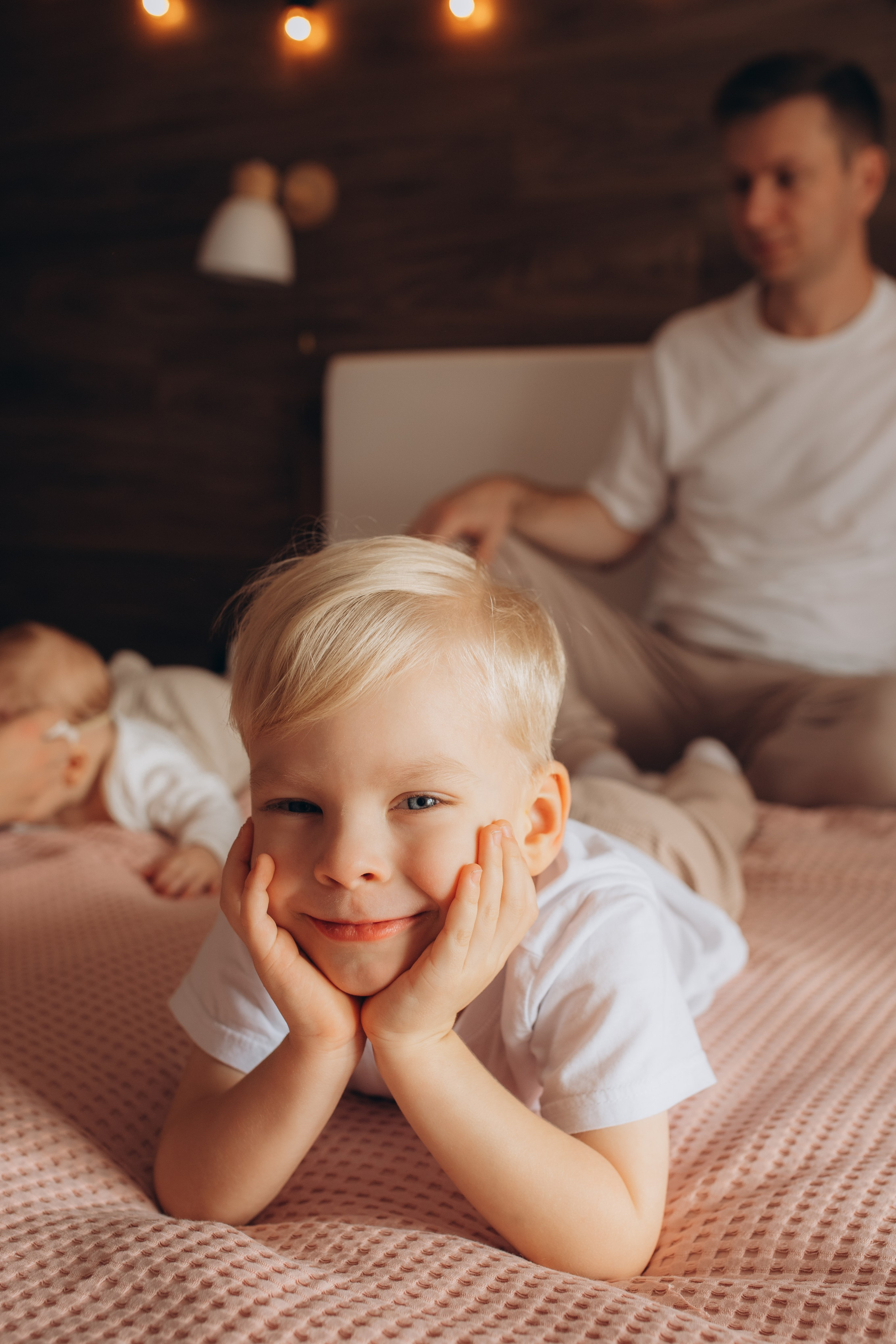 Катя, Денис и малыши. Семейный и домашний фотограф в Москве и МО Королева Валерия