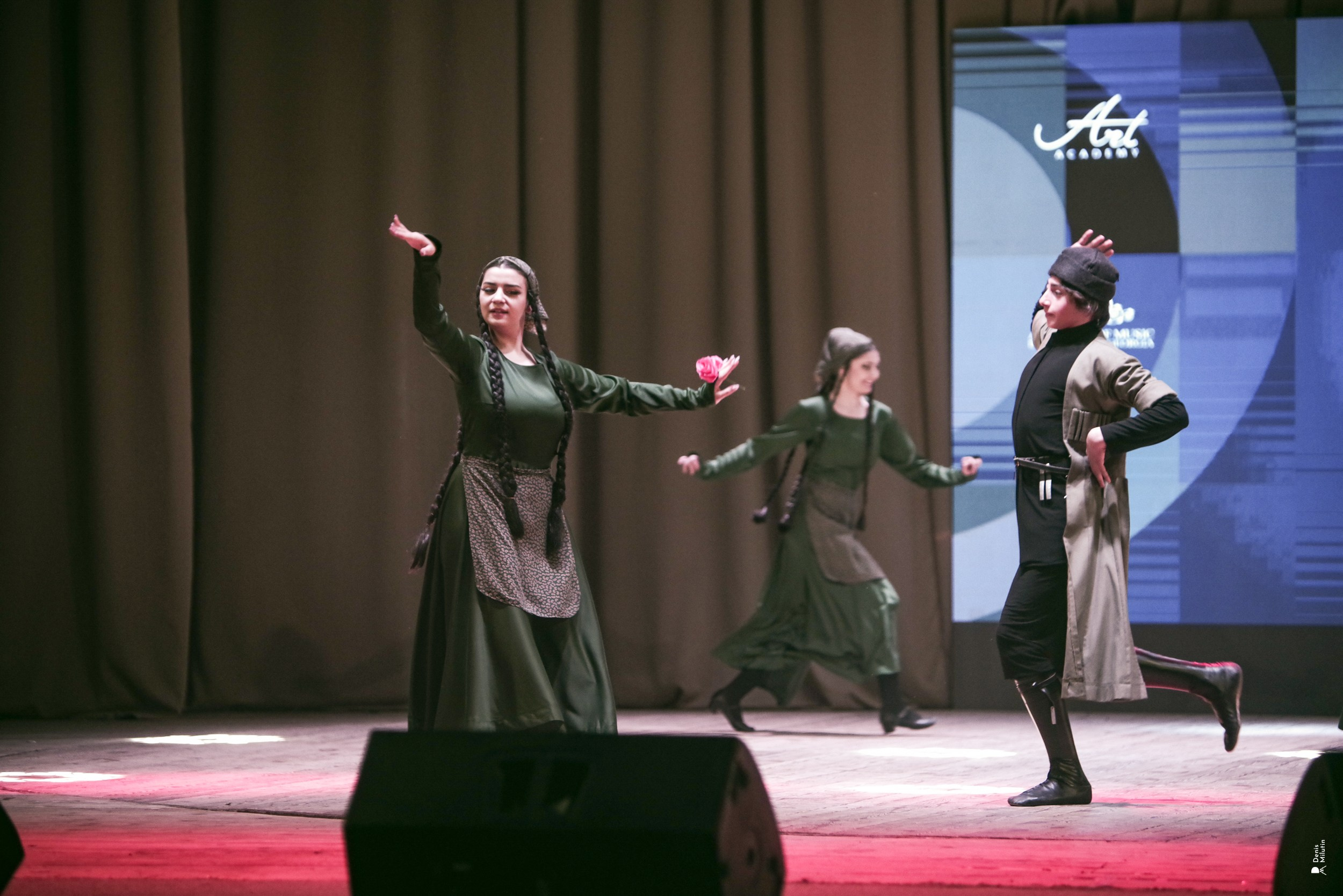 Танцы в Хоби. Портретный фотограф Денис Милютин