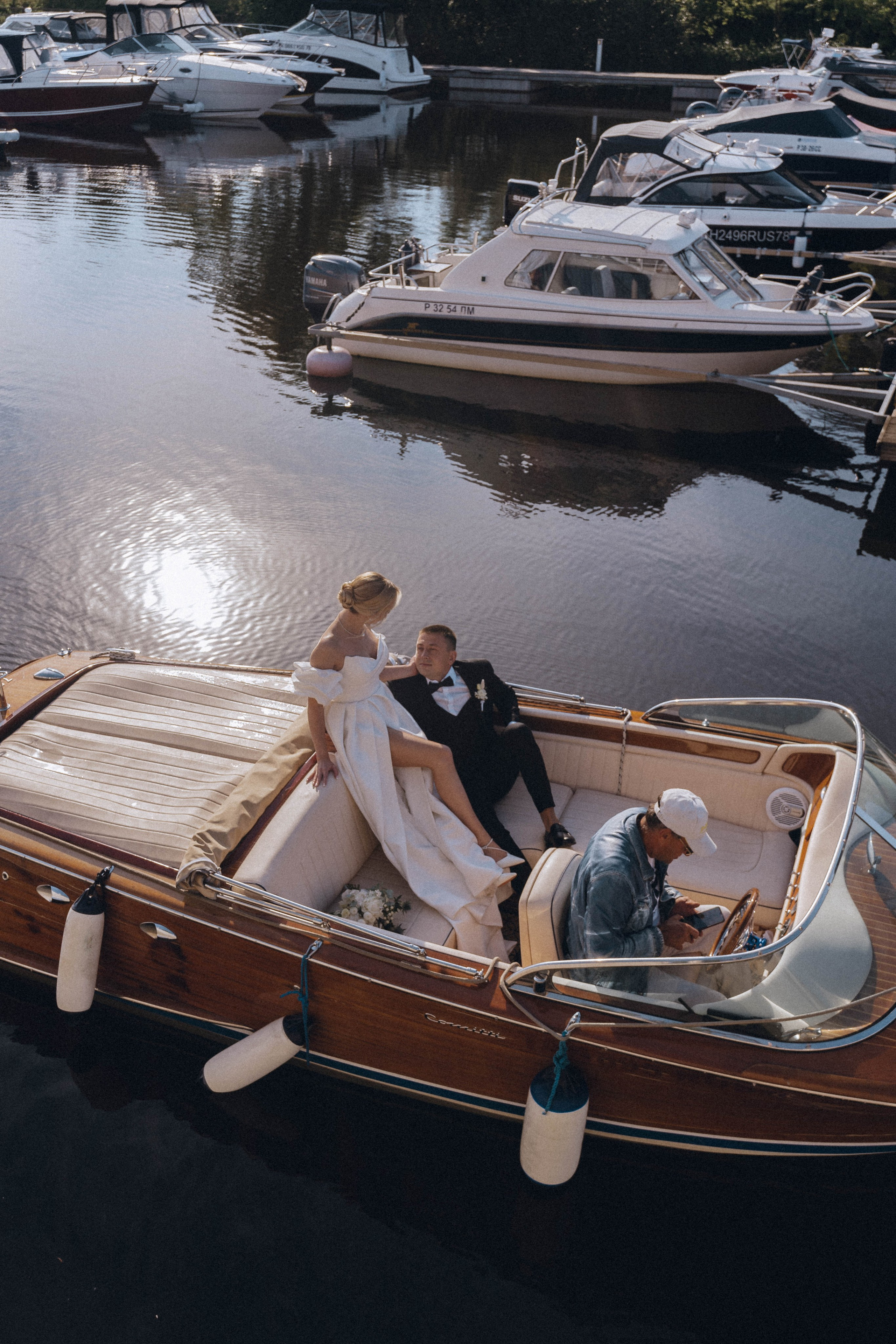 СВАДЕНБНАЯ СЬЕМКА НА КАТЕРЕ ПО КАНАЛАМ САНКТ-ПЕТЕРБУРГА И В АКВАТОРИИ НЕВЫ. Профессиональный фотограф, Санкт-Петербург — Виктория Богомолова