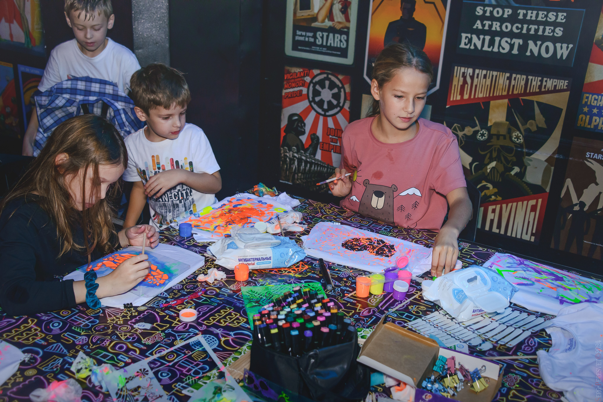 Роспись футболок мастер-класс, Детский день рождения, Лазертаг-клуб «Sтанция 2025». Ваш фотограф на праздник в Москве, Раменском, Жуковском, Люберцах