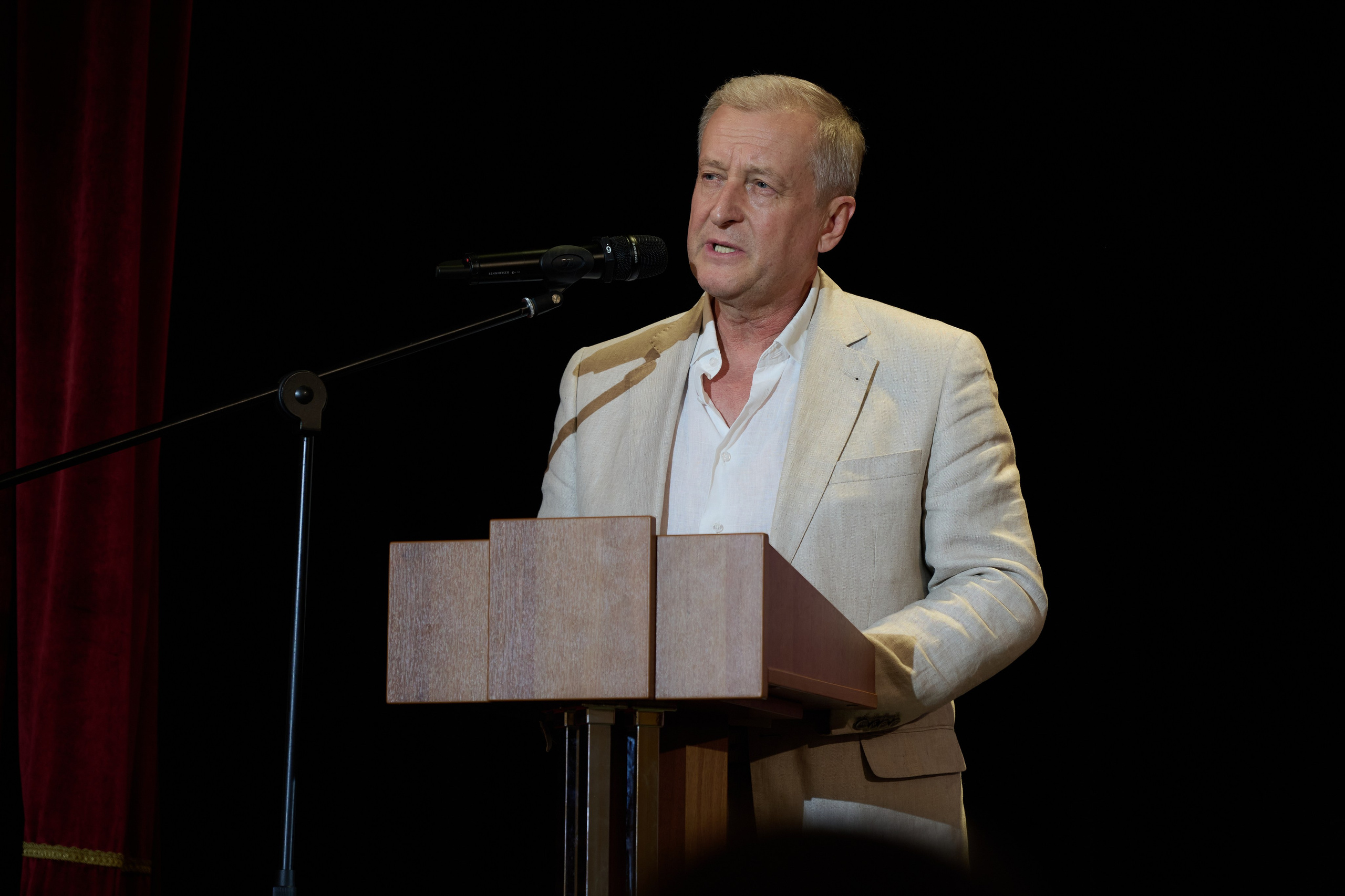 Церемония награждения медалями «Память Героев Отечества». Фотограф Роман Адлер