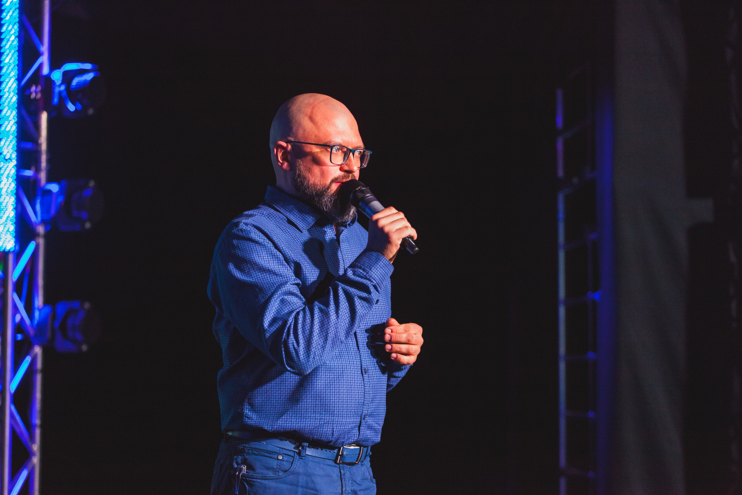 О2ТВ группа СТРАНА. Видеооператор/Фотограф Николай Завьялов