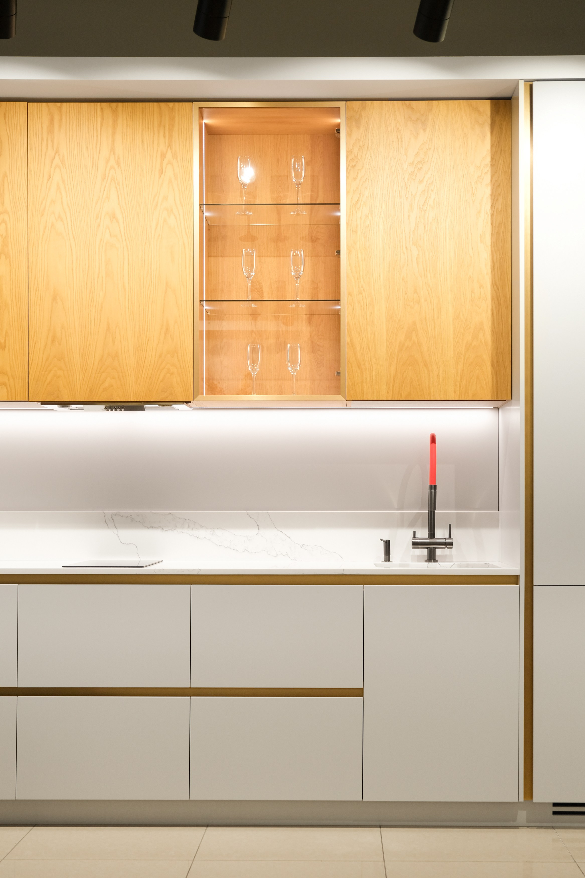 Салон Розы Люксембург 19 | Мебель на заказ в Томске. ГУДРУМ — Мебель на заказ в Томске | Кухни | Шкафы | Стулья и Столы