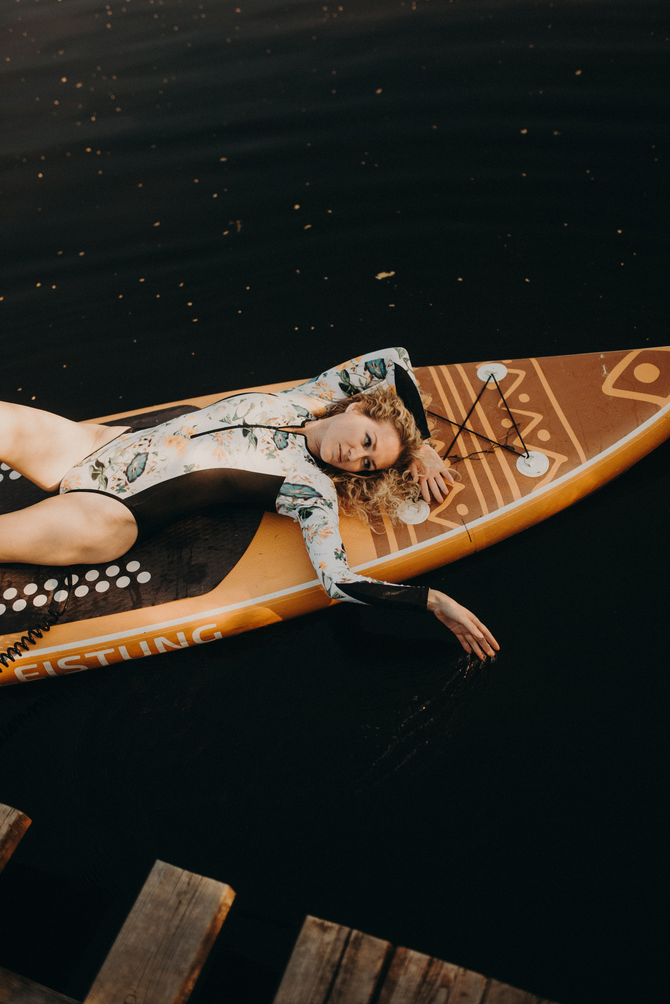 Шалаш среди леса. Главная