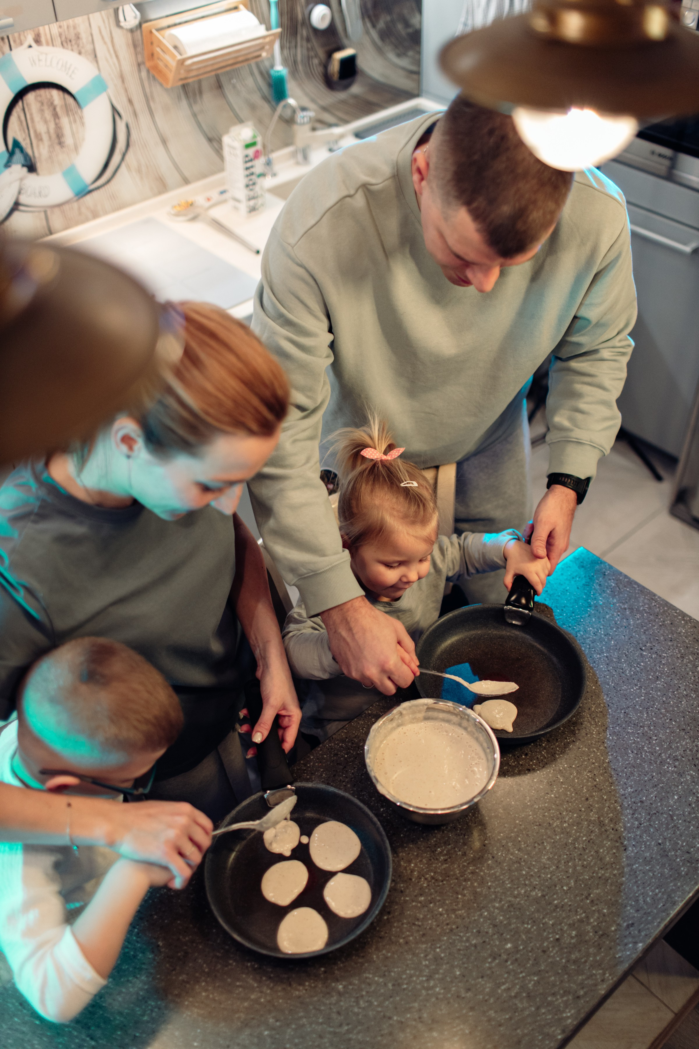 Вечер для четверых. Портретный фотограф Лакшин Денис. Истории через фотографию
