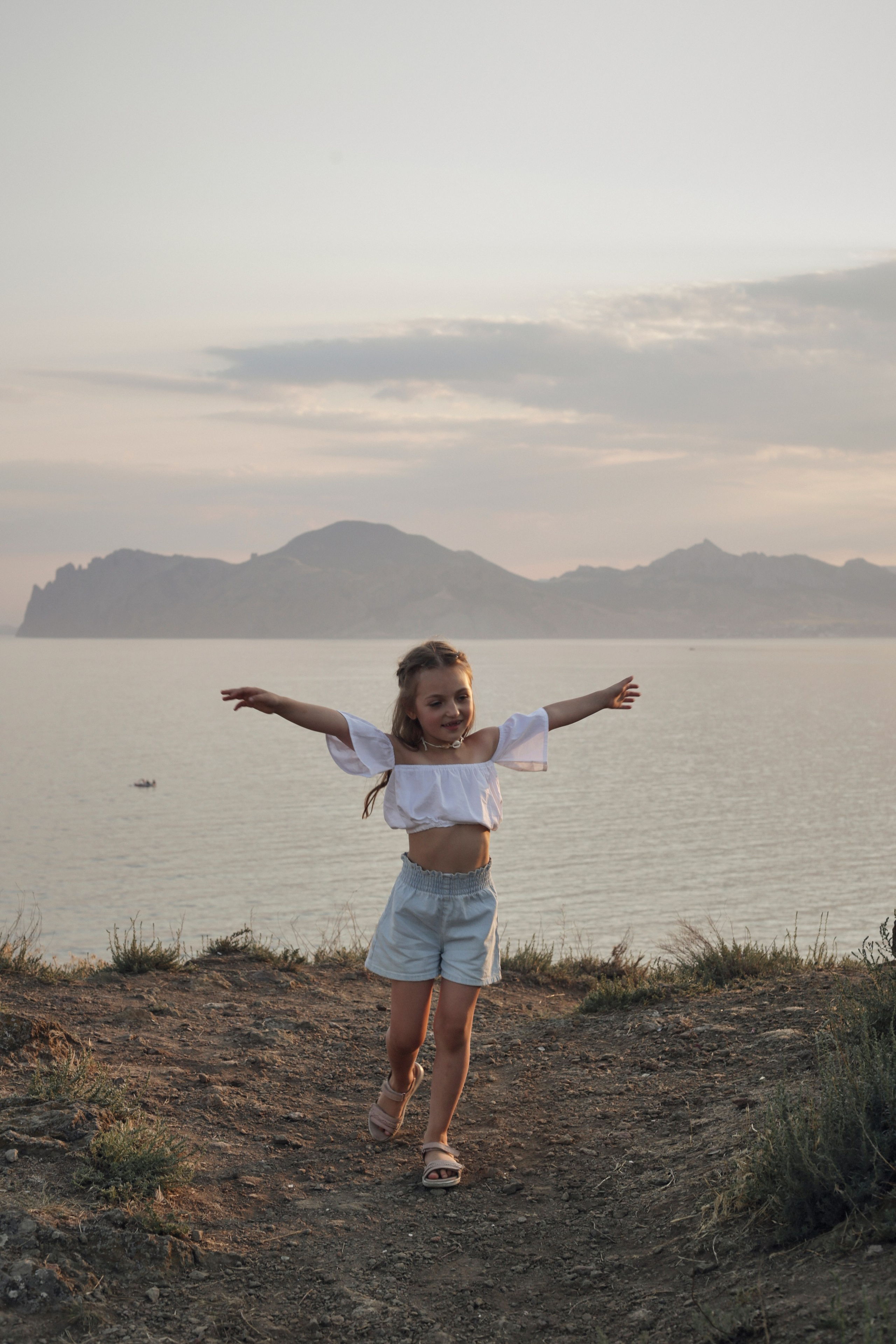 Прогулка в Орджоникидзе | Лиза и Поля. Семейный фотограф в Феодосии и по Крыму Брежнева Алла