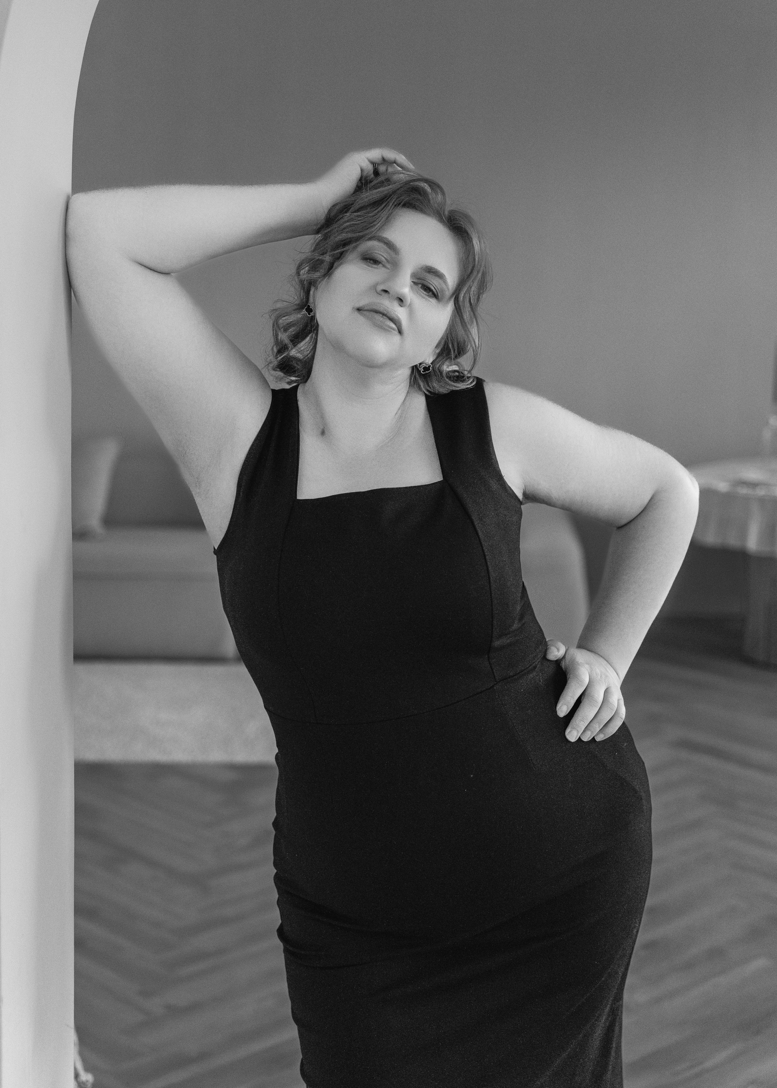 Портретная съемка в студии для женщины плюс сайз. Женский фотограф в Красноярске