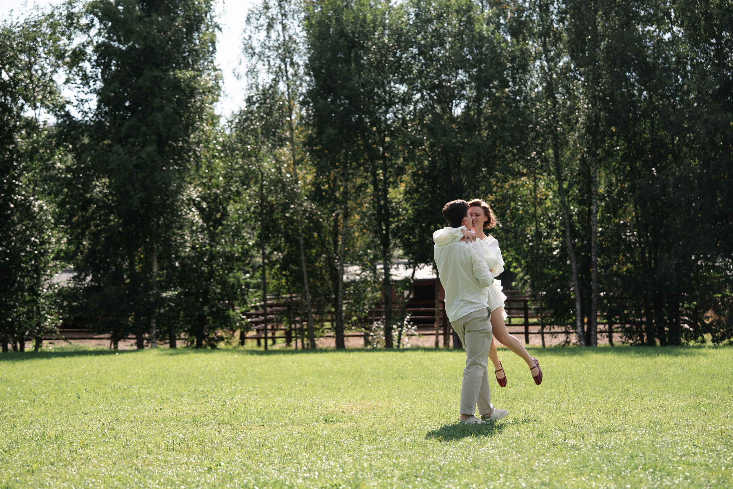 Арина & Иван. Камерная свадьба на природе в стиле в расслабленном стиле. Свадебный фотограф организатор в Санкт-Петербурге Ассоль Опарина