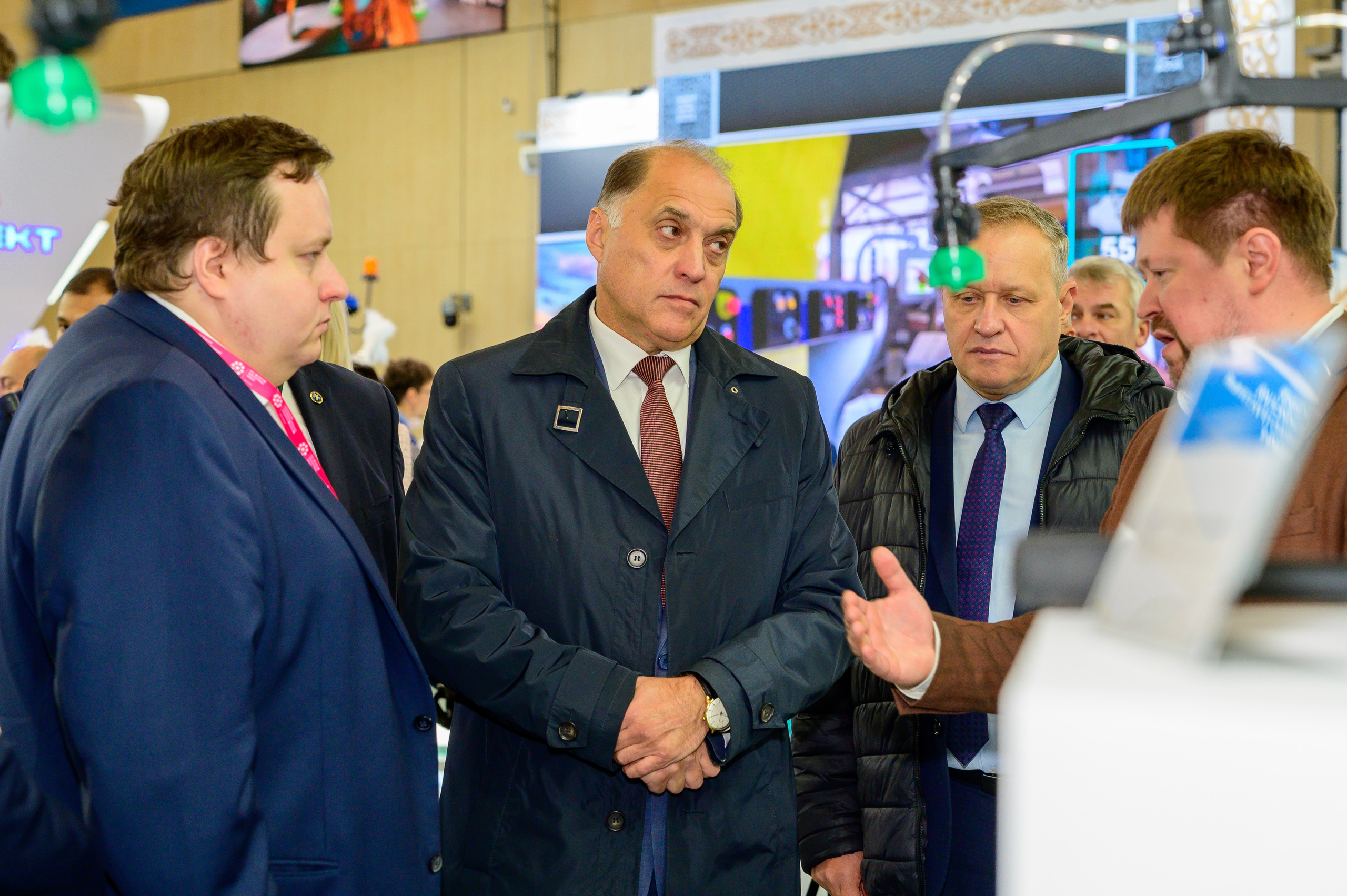 BigindustrialweekBelarus. Фотоуслуги, услуги фотографа, фотографирование важных событий