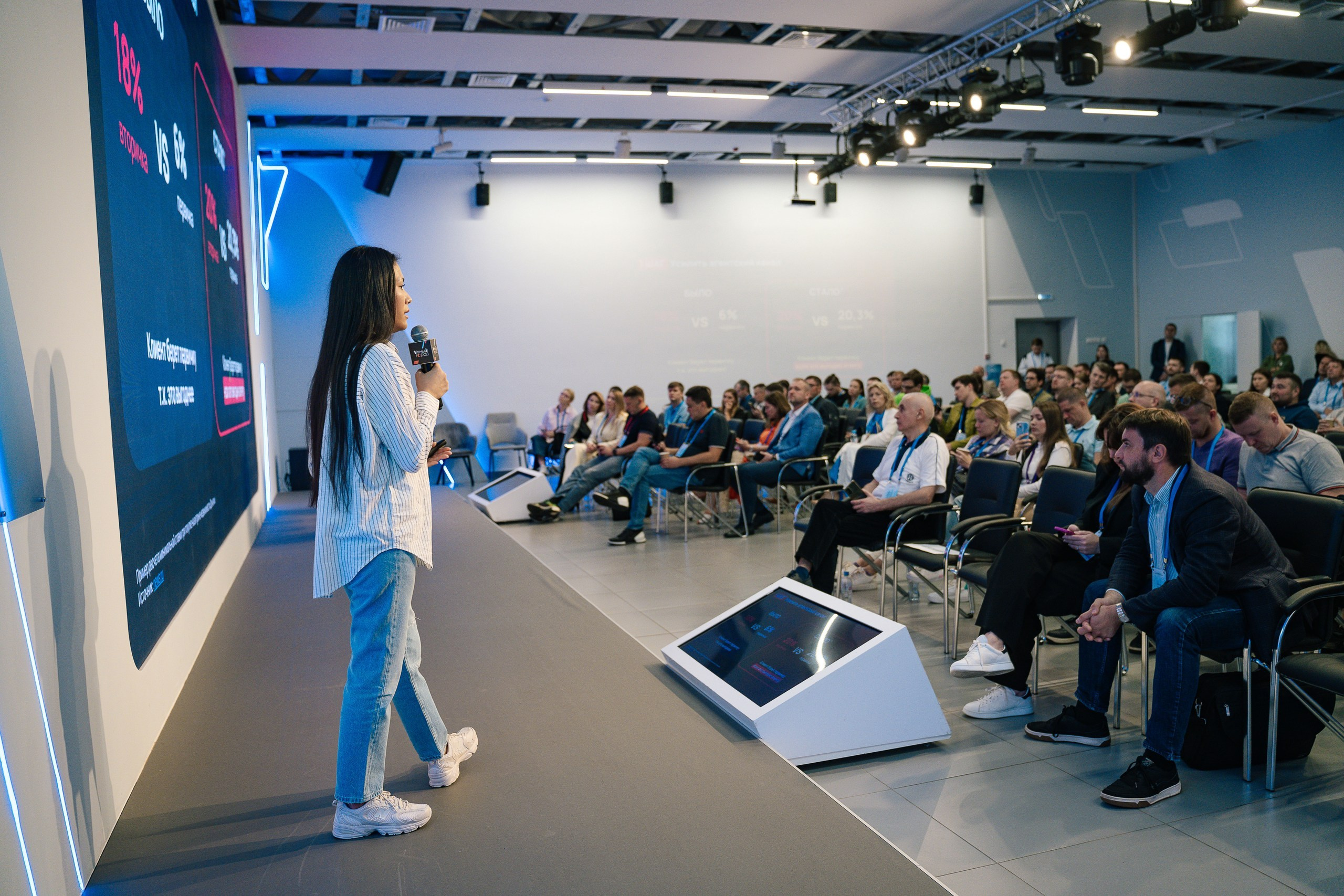 Репортажной фотосъемки на конференции на ВДНХ павильон Умный город