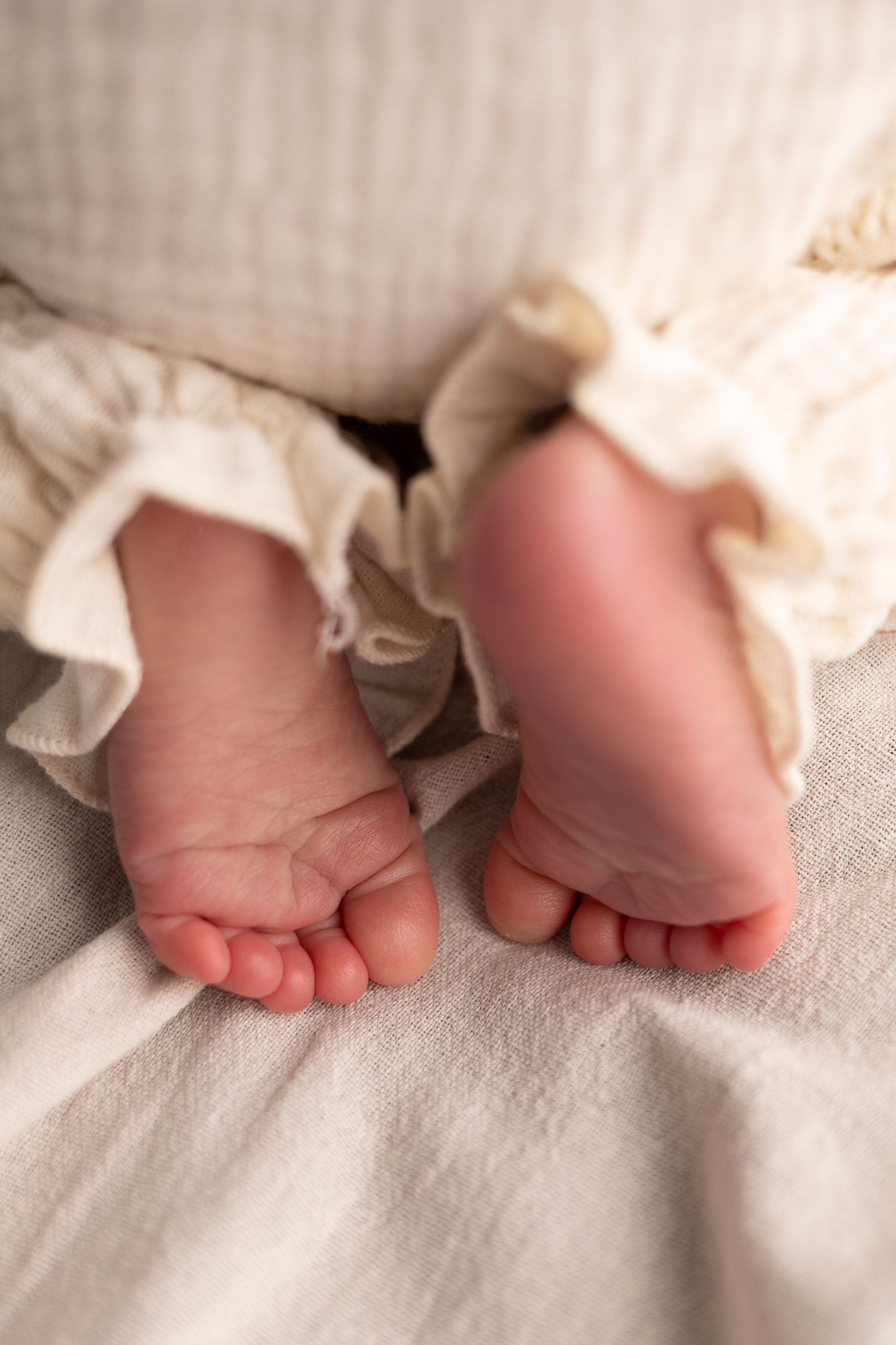 Newborn съемка в стиле Лайф. Фотограф новорожденных малышей в Омске и Омской области Эльвира Камаева