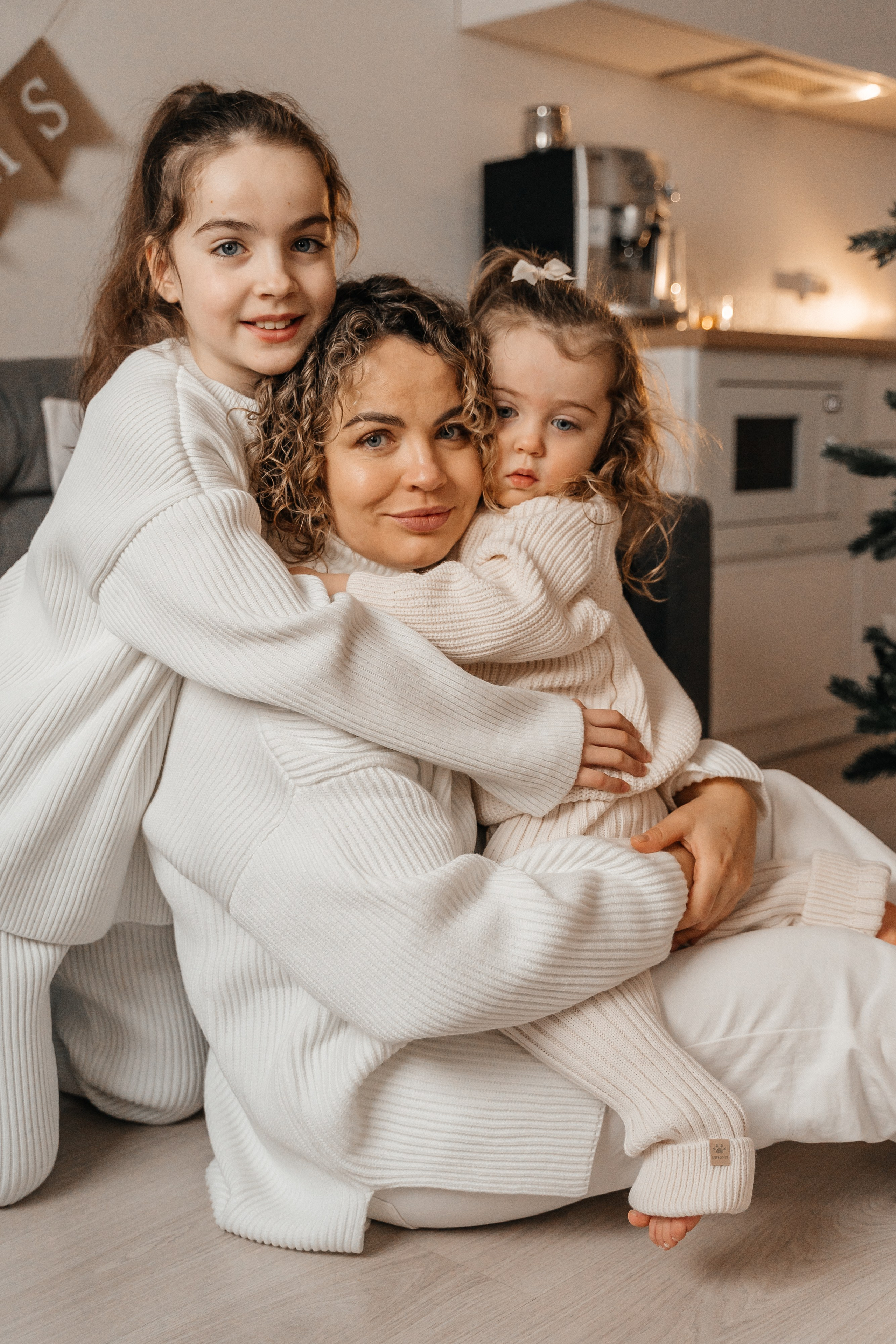 Максим, Катя, Лена и Ева. Волик Мария