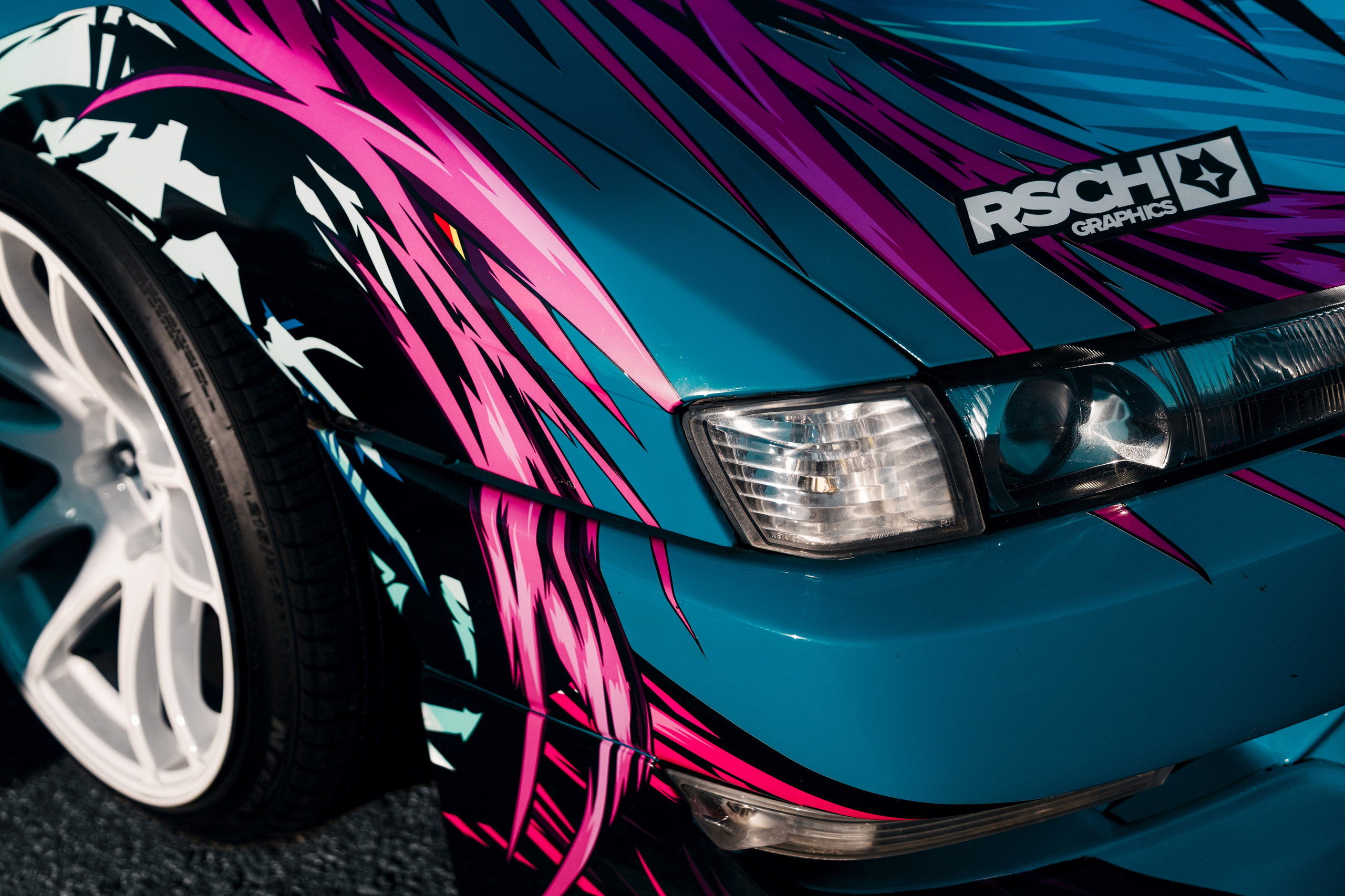 Фотографии закрытия сезона 2025 VibeSide — дрифт и автошоу у МЕГА Дыбенко, Санкт-Петербург