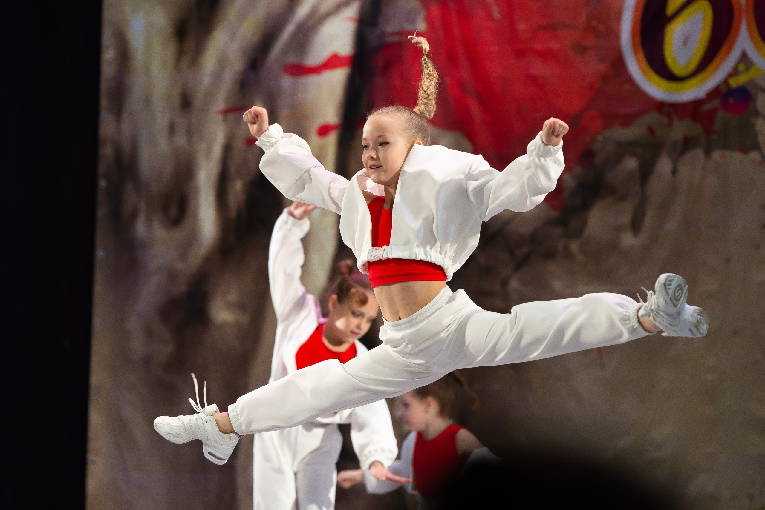 Сцена. Главная