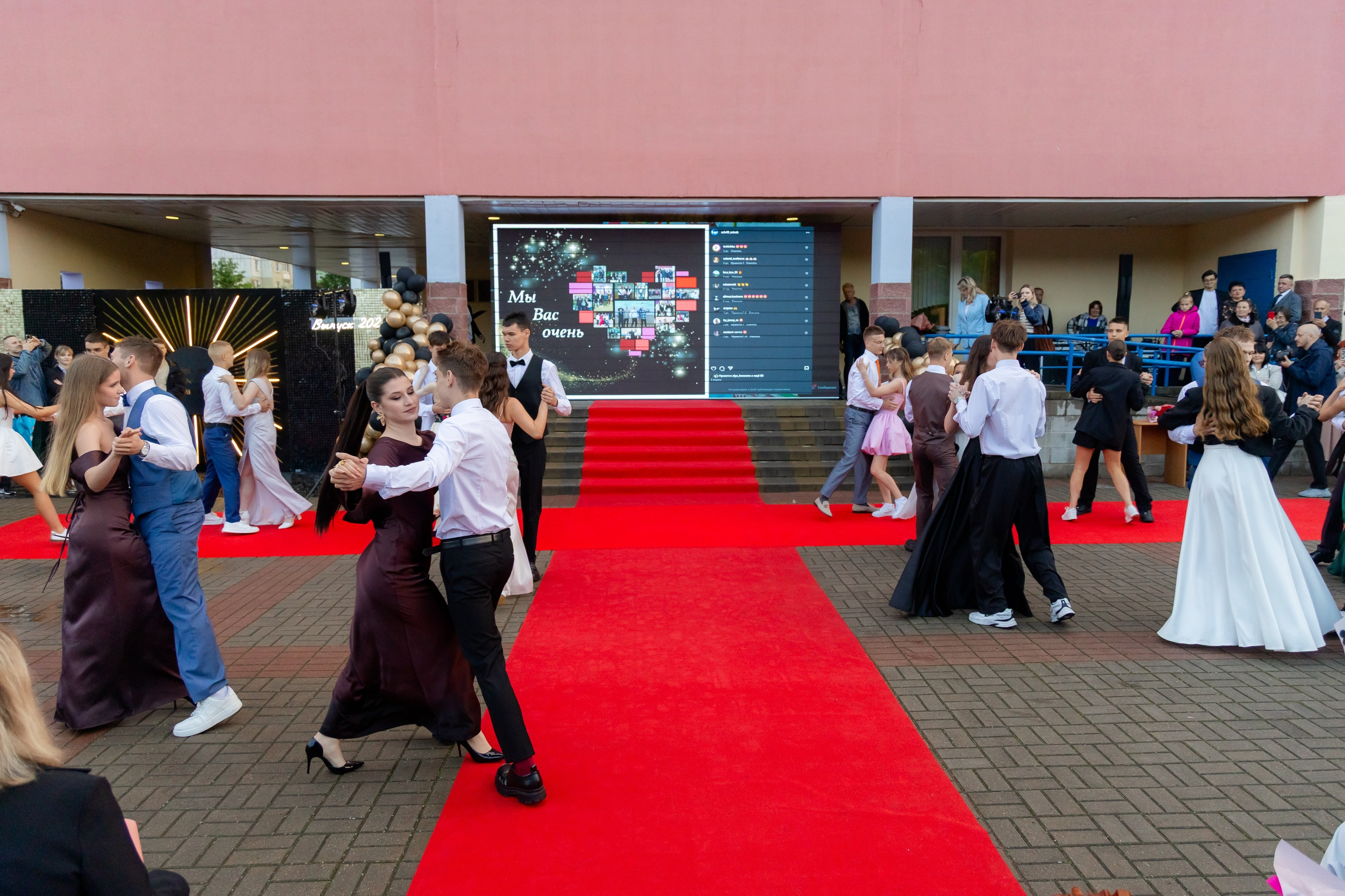 Школьный выпускной 2025 год в Минске, Беларуси. Свадебный фотограф в Минске/Беларуси Сергей Спиридонов