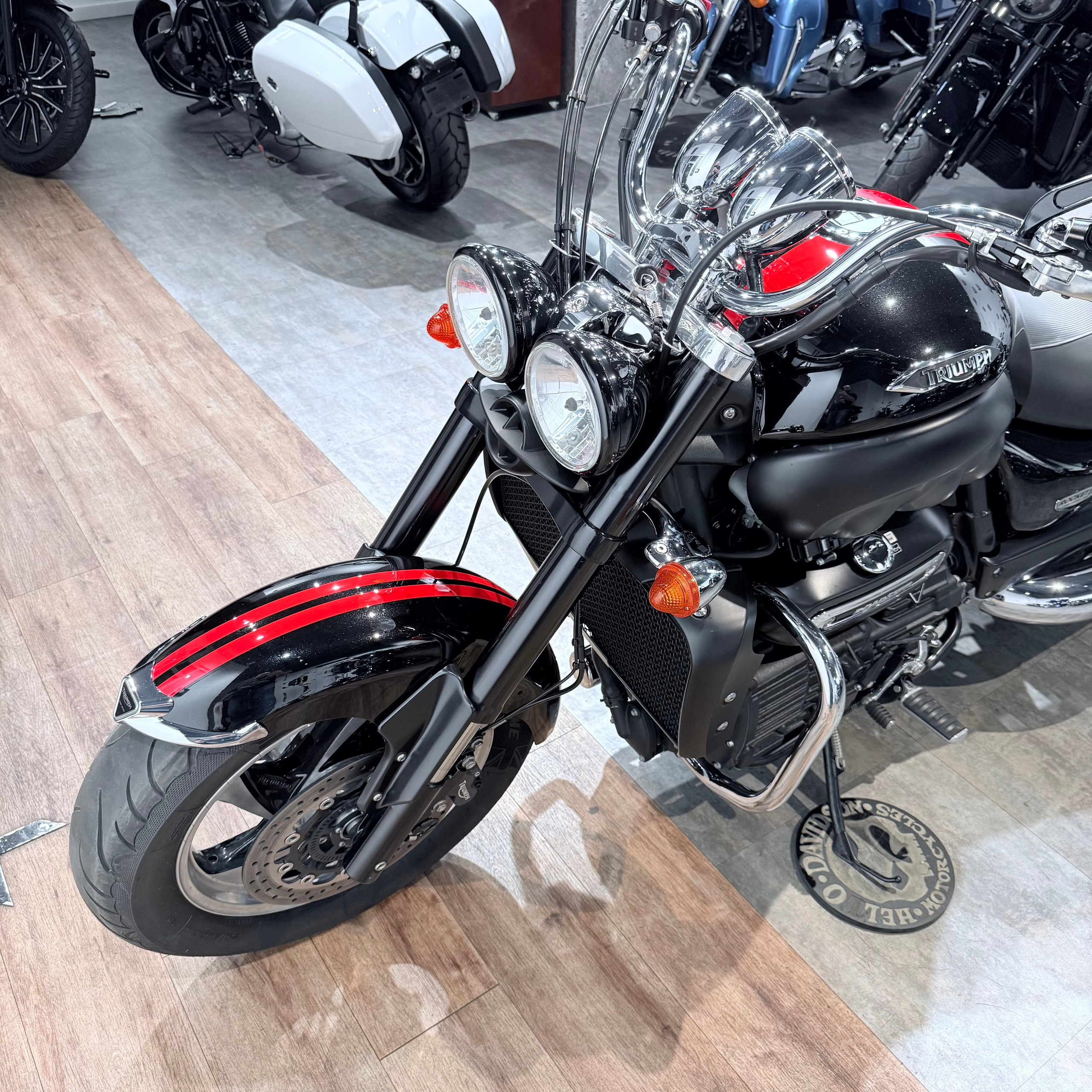 Купить Triumph 2017 Rocket III Roadster — подробнее на сайте. Hello Davidson, Москва. Только хорошие мотоциклы…