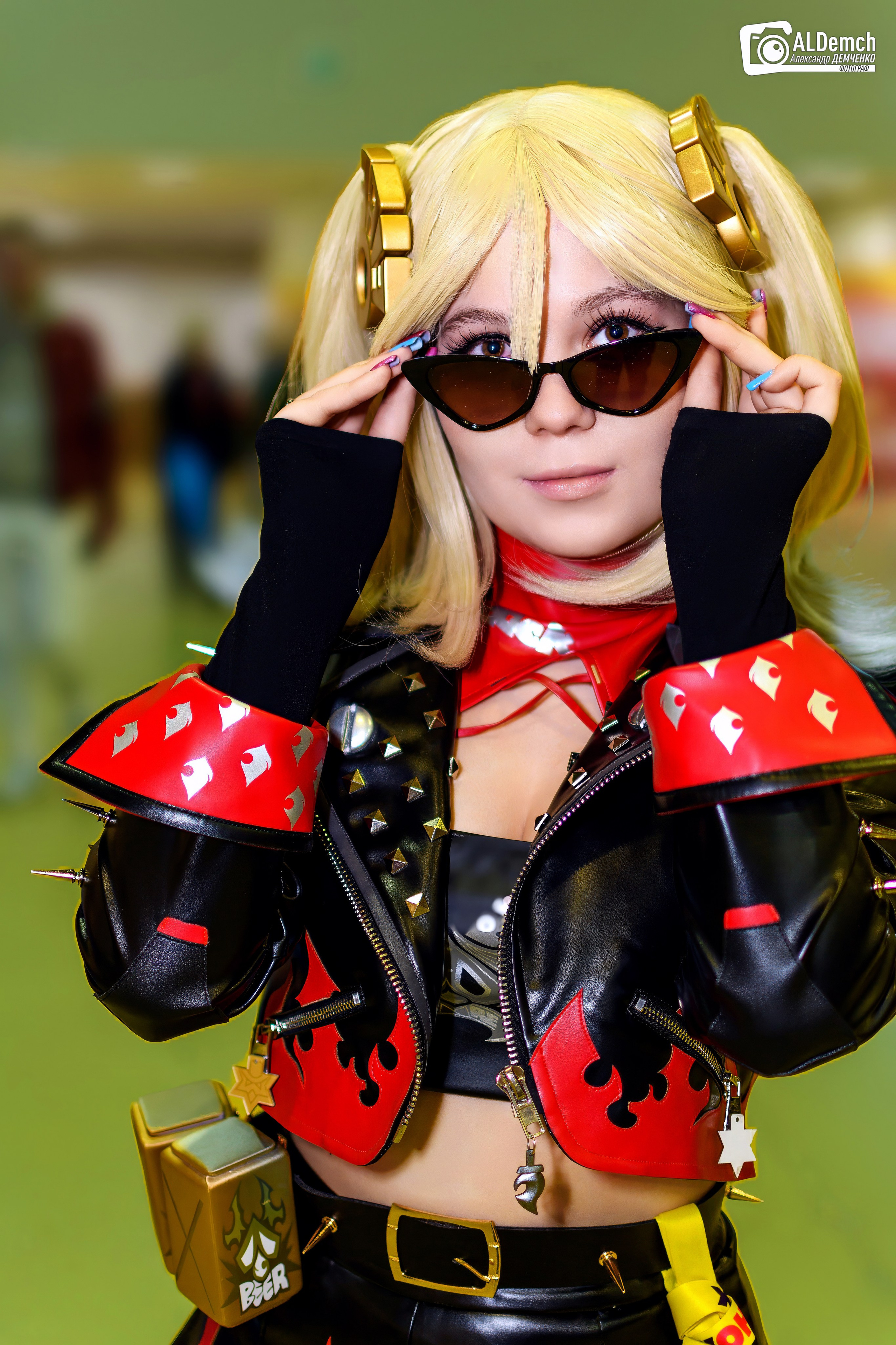 Портретный фотограф в студии и ретушёр в Москве и Дмитрове